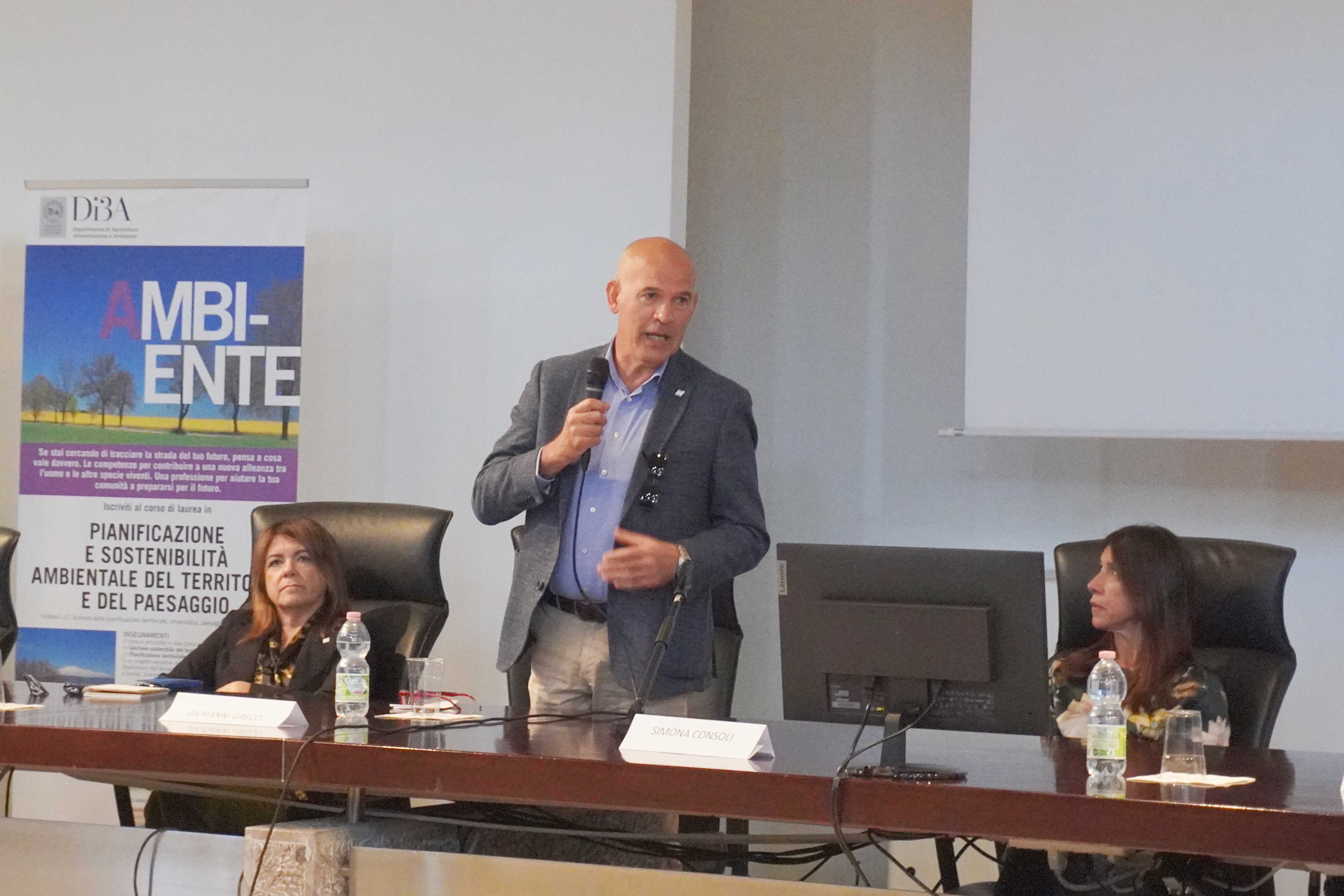 Un momento dell'intervento di Giovanni Greco