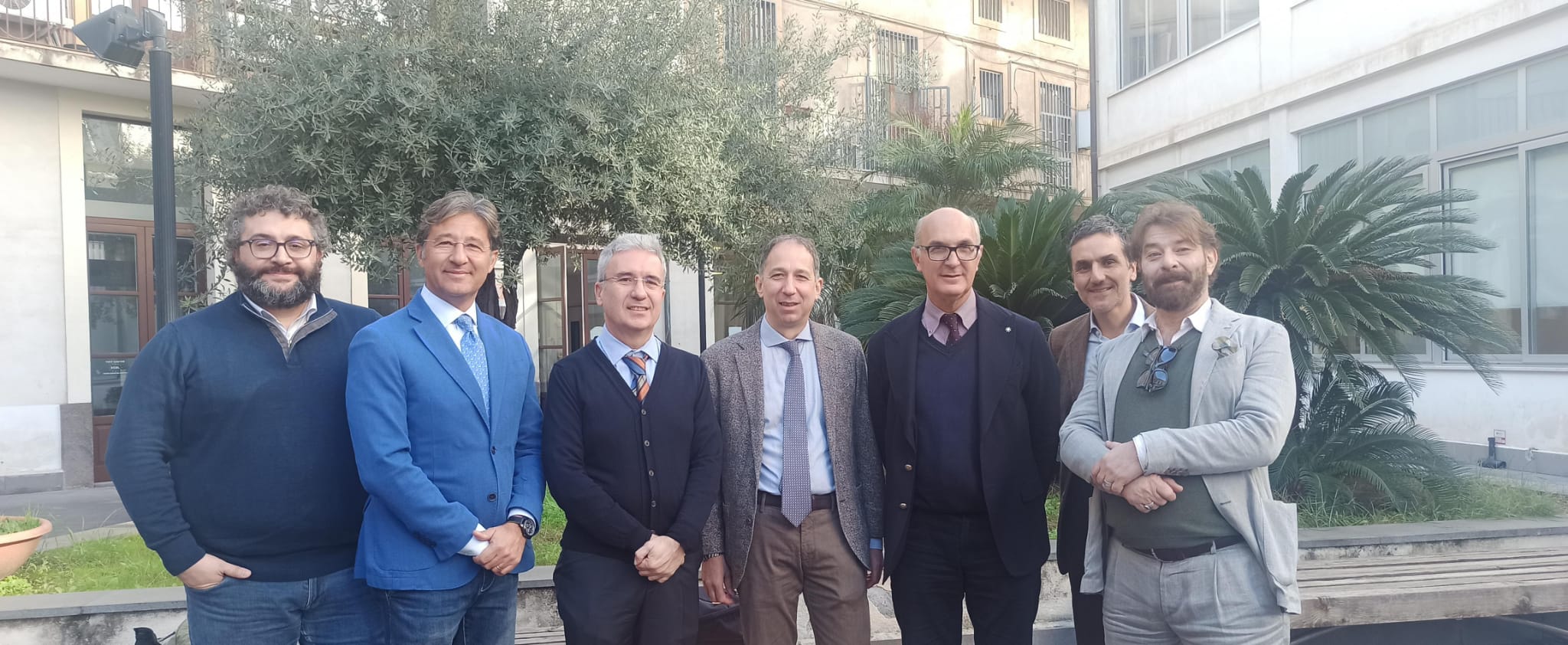 Il dott. Luca Pappalardo insieme con i docenti che sono intervenuti all'incontro