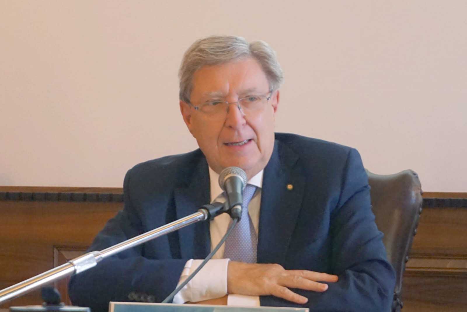 Un momento della "lectio" di Enrico Giovannini