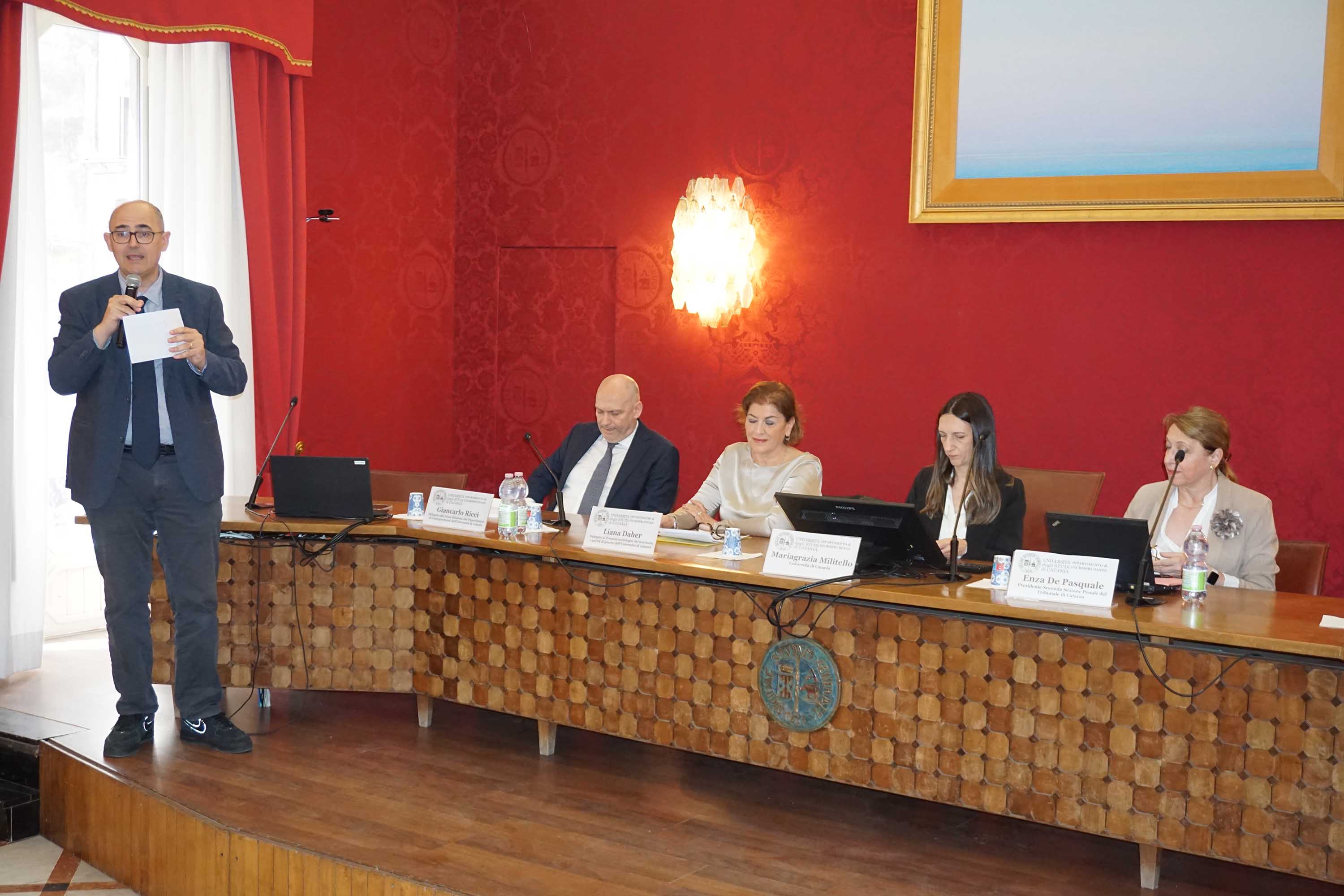 Un momento dell'intervento del docente Salvatore Zappalà