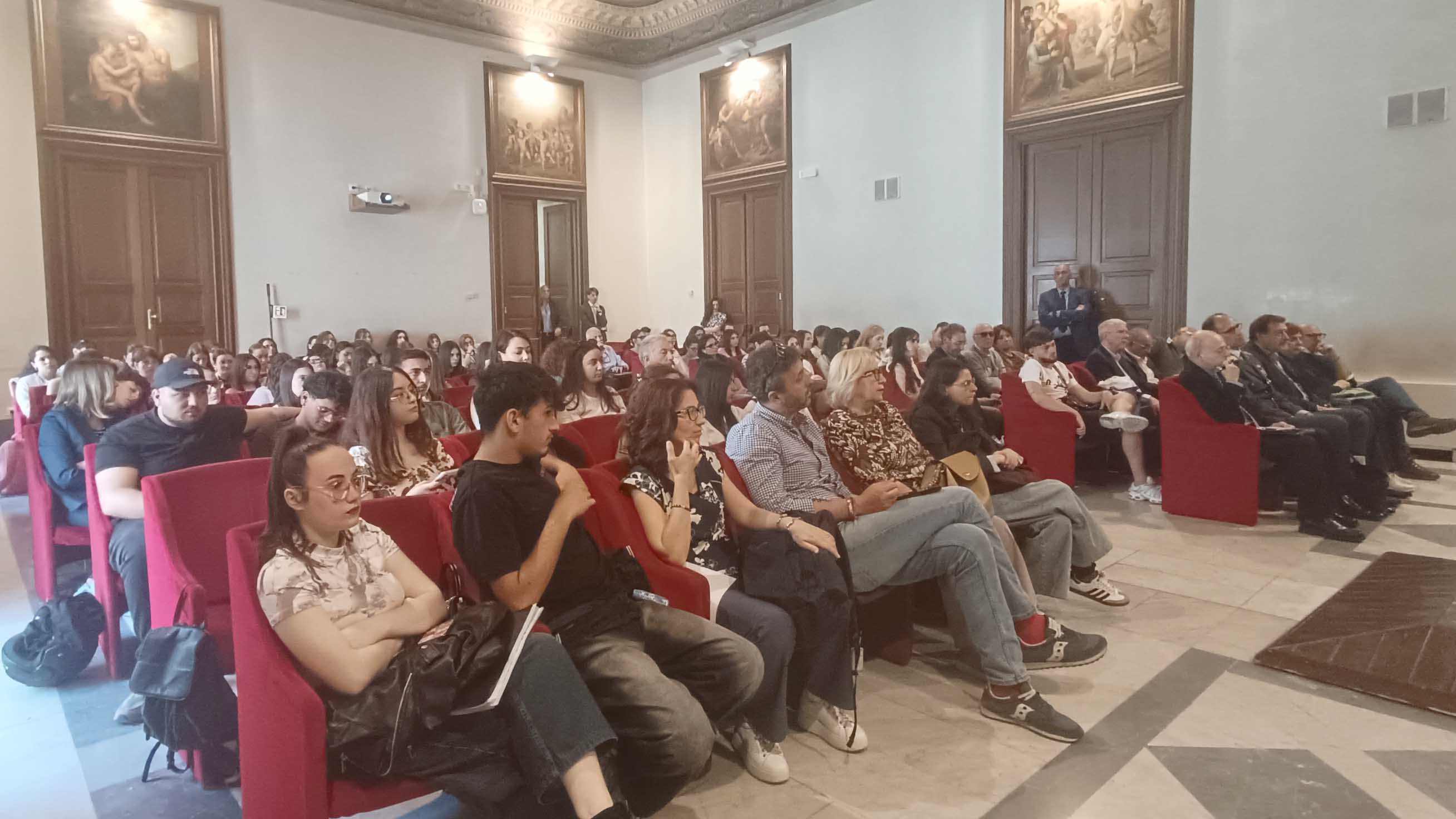Il pubblico presente nell'aula magna del Palazzo Pedagaggi