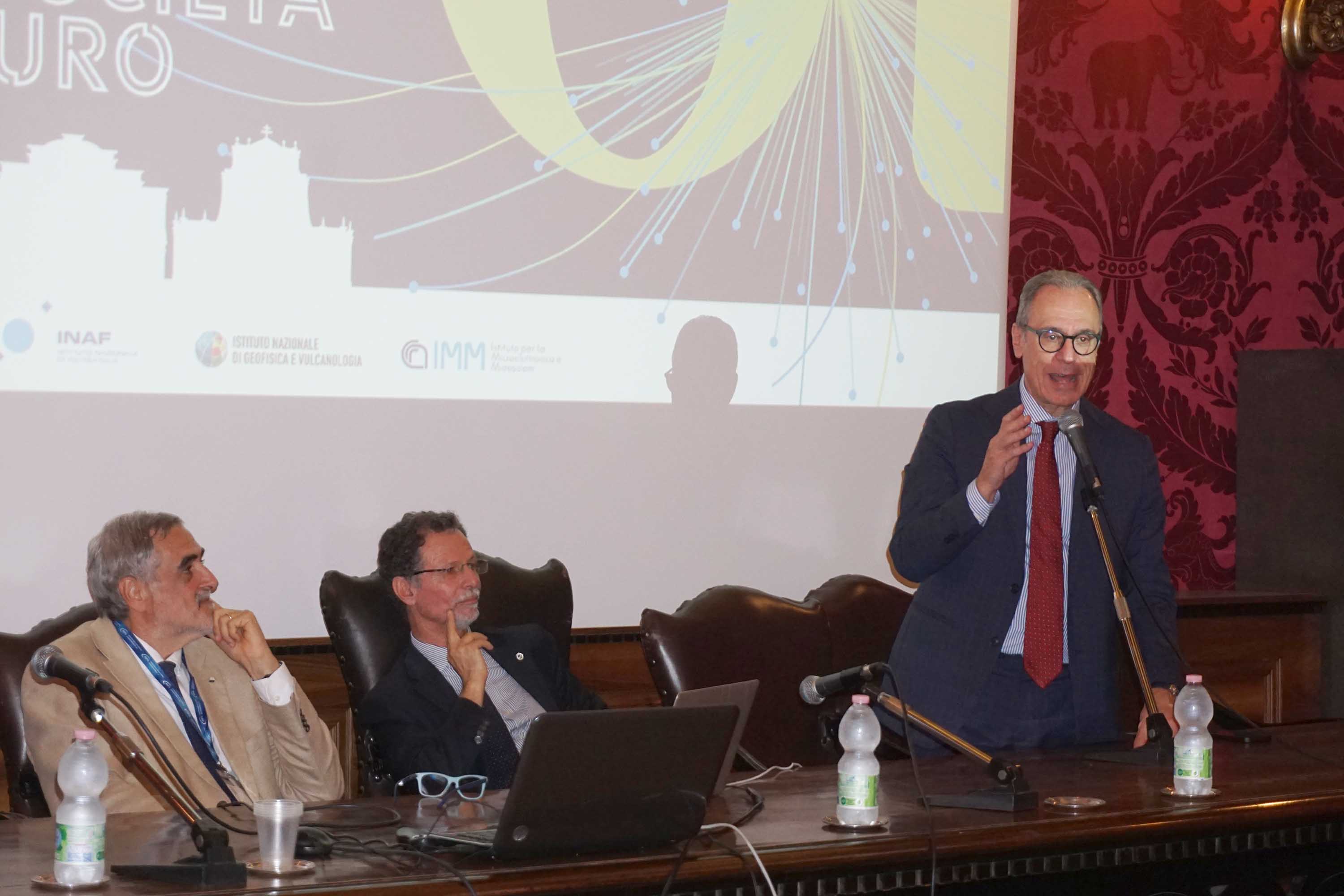 Un momento dell'intervento del vicesindaco di Catania, prof. Paolo La Greca