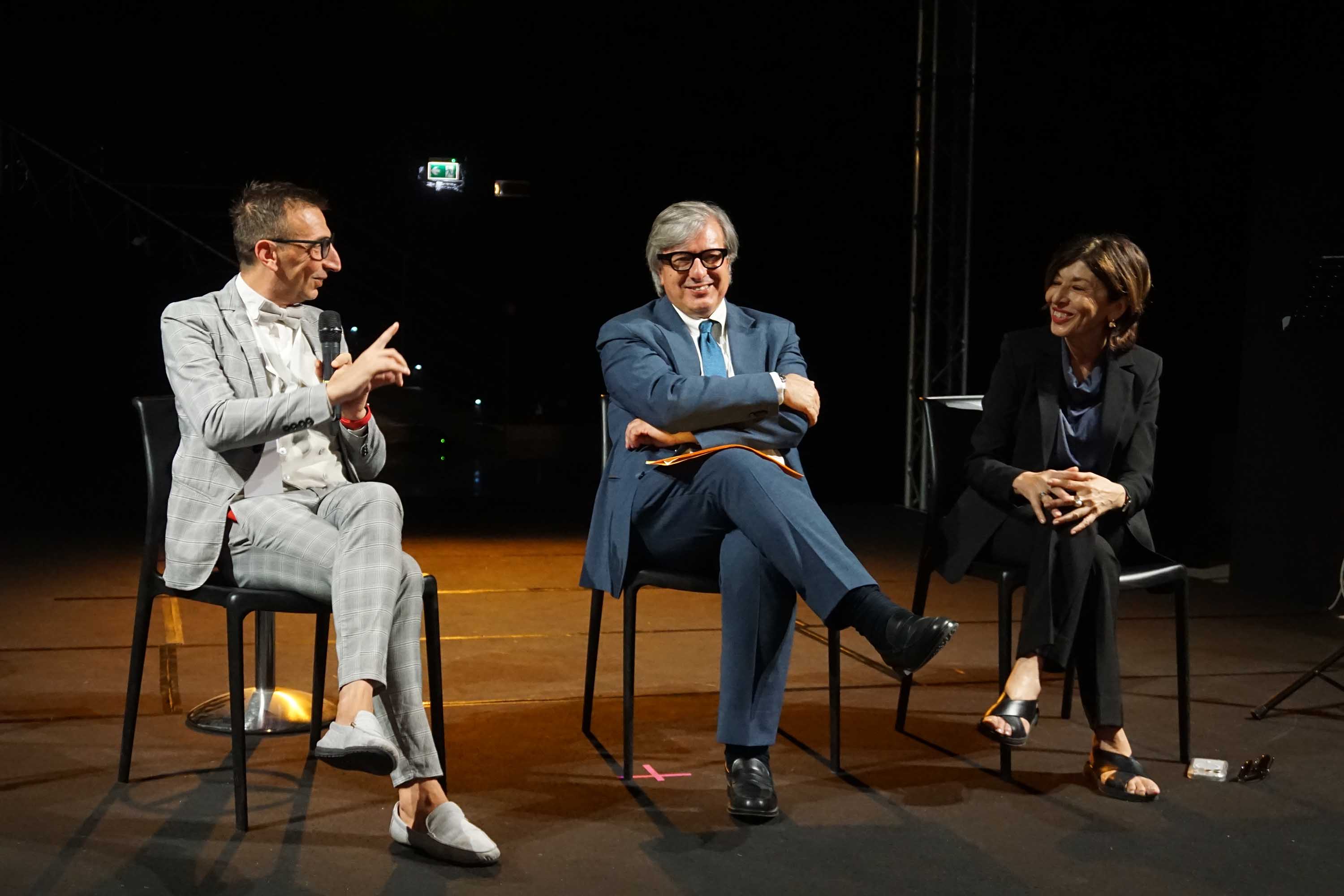Un momento dell'intervento di Gianni Latino
