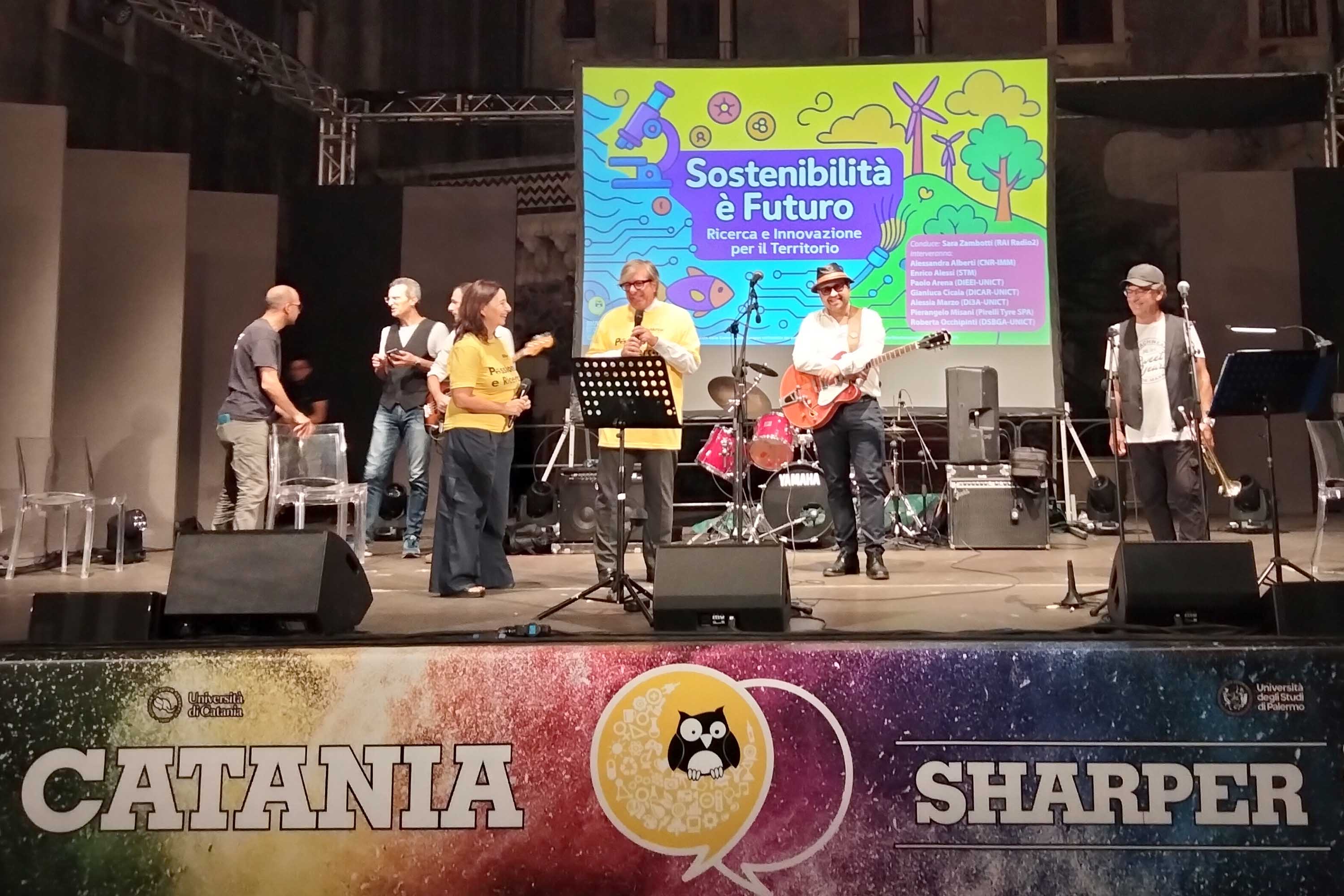 Un momento dell'intervento del rettore Enrico Foti