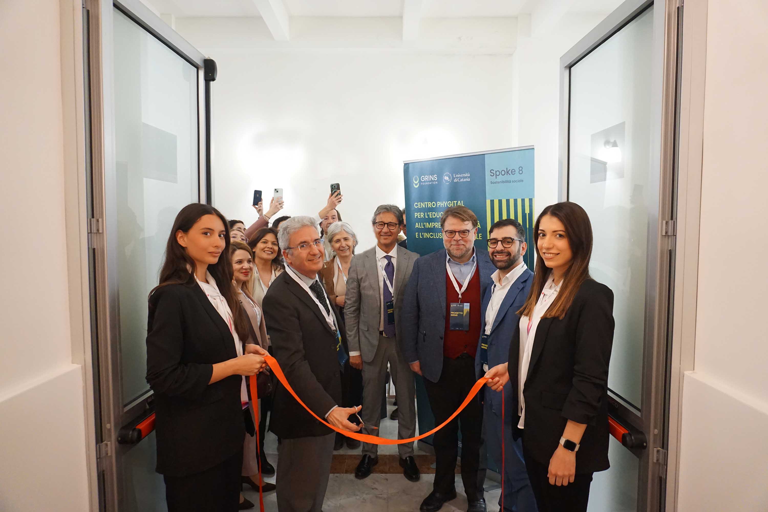 Un momento della cerimonia di inaugurazione del Centro Phygital