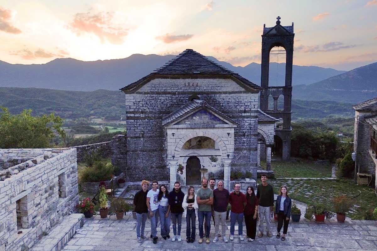 Il team di ricerca al Monastero di Metamorfosis Sotiros