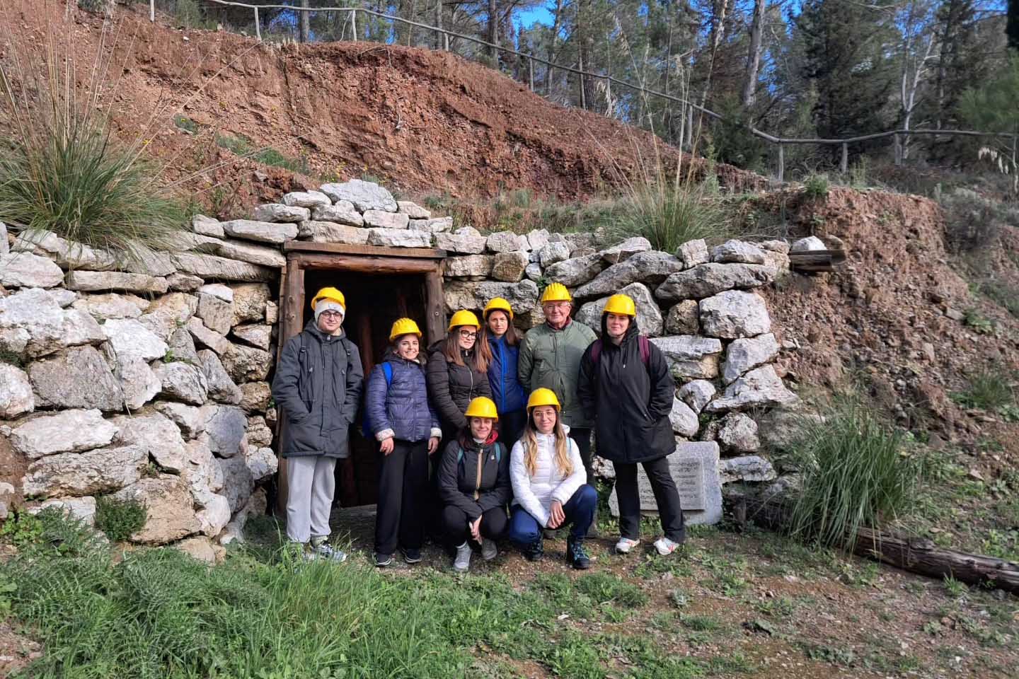 Alcuni momenti di attività laboratoriali e sul campo degli studenti del corso di laurea magistrale in Progettazione del turismo sostenibile culturale e naturalistico del Disfor