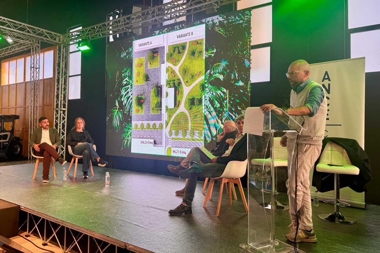 Un momento dell'intervento di Salvatore Messina