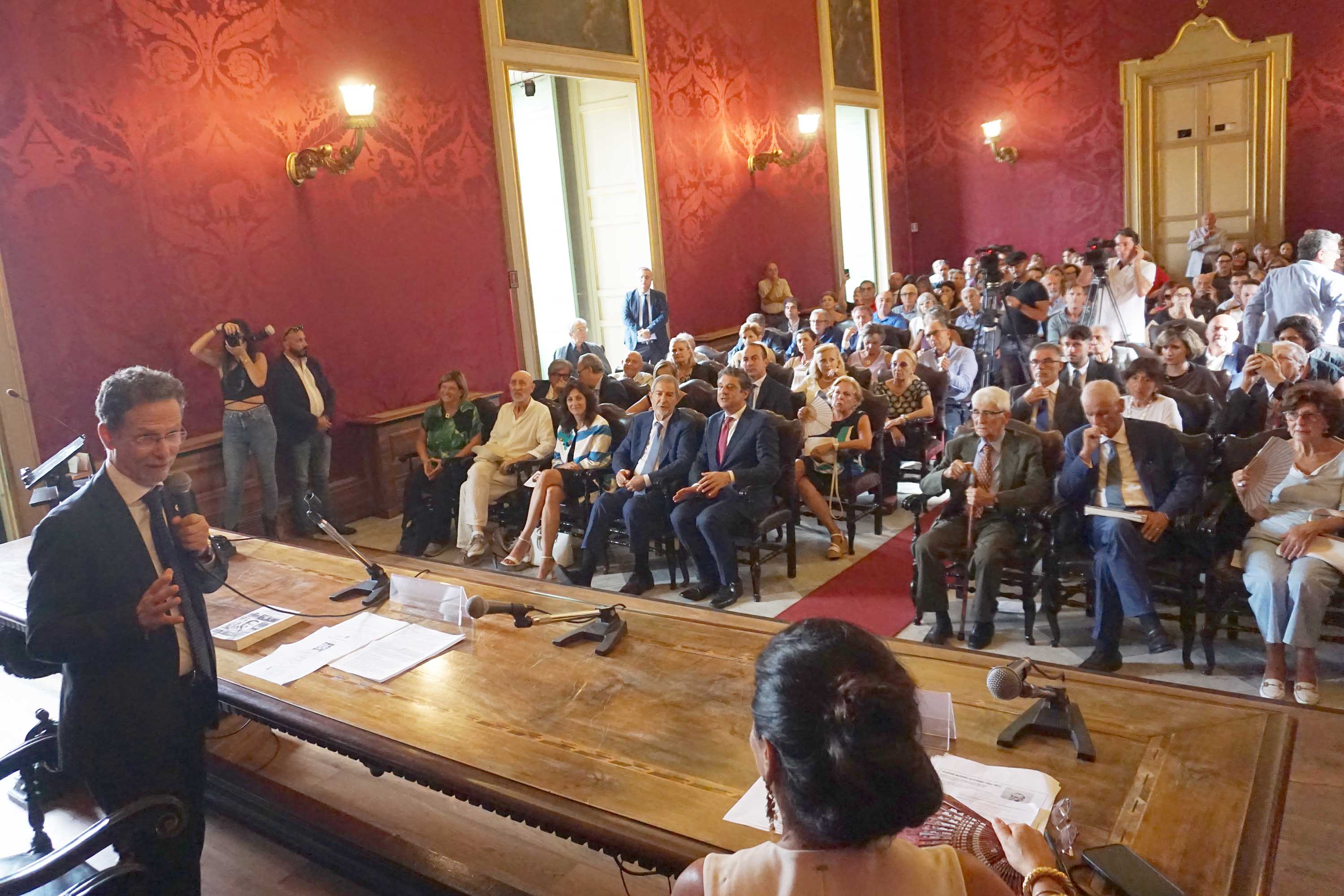 Un momento dell'intervento del rettore Francesco Priolo