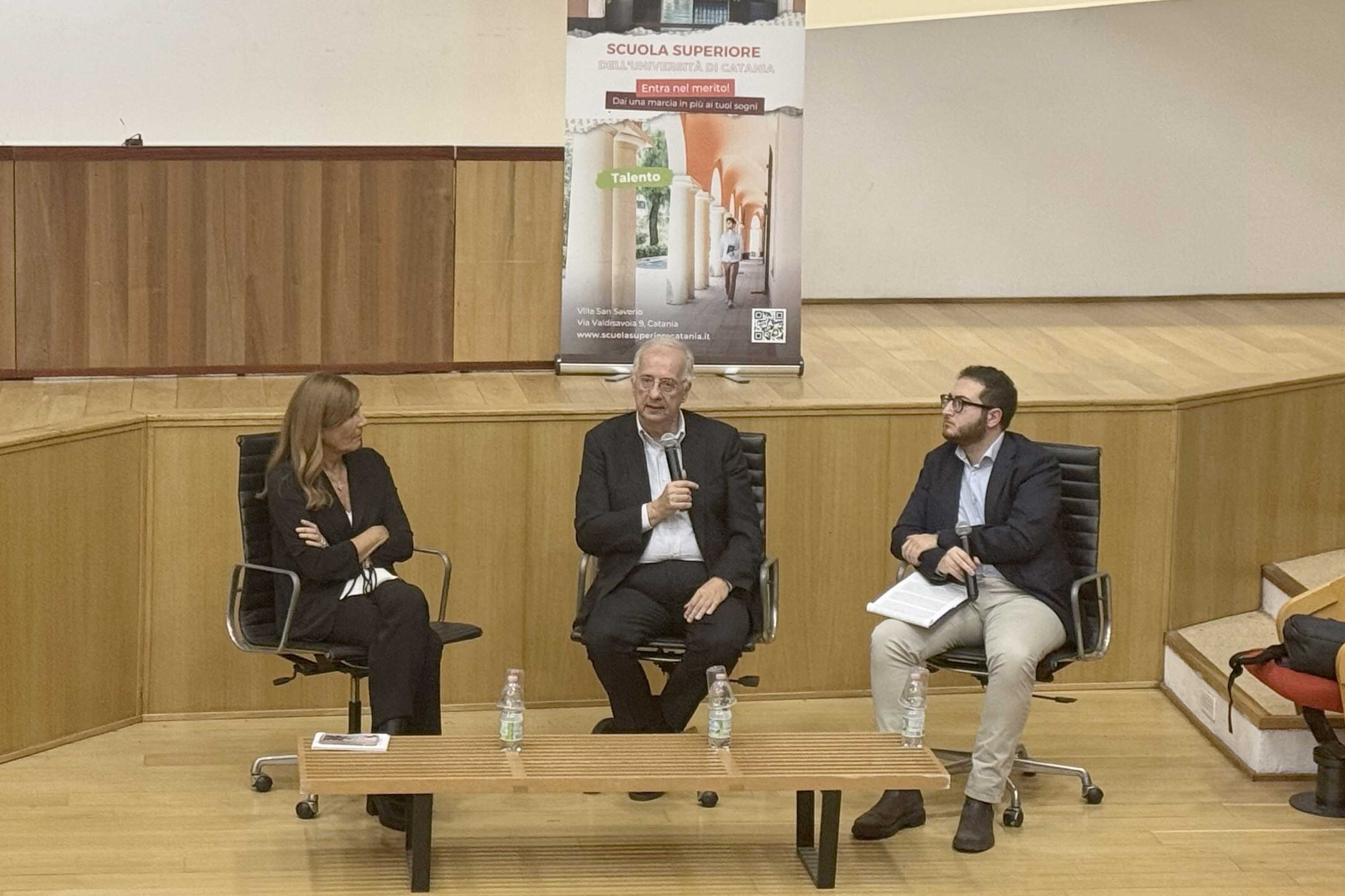 Un momento dell'intervento di Walter Veltroni