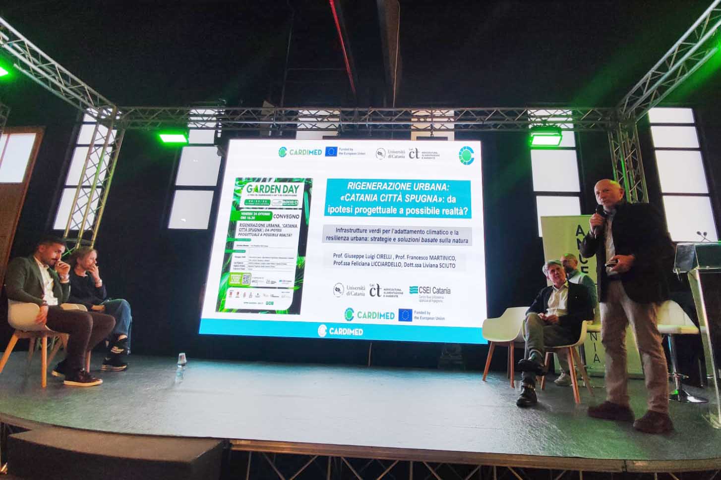 Un momento dell'intervento del prof. Giuseppe Cirelli