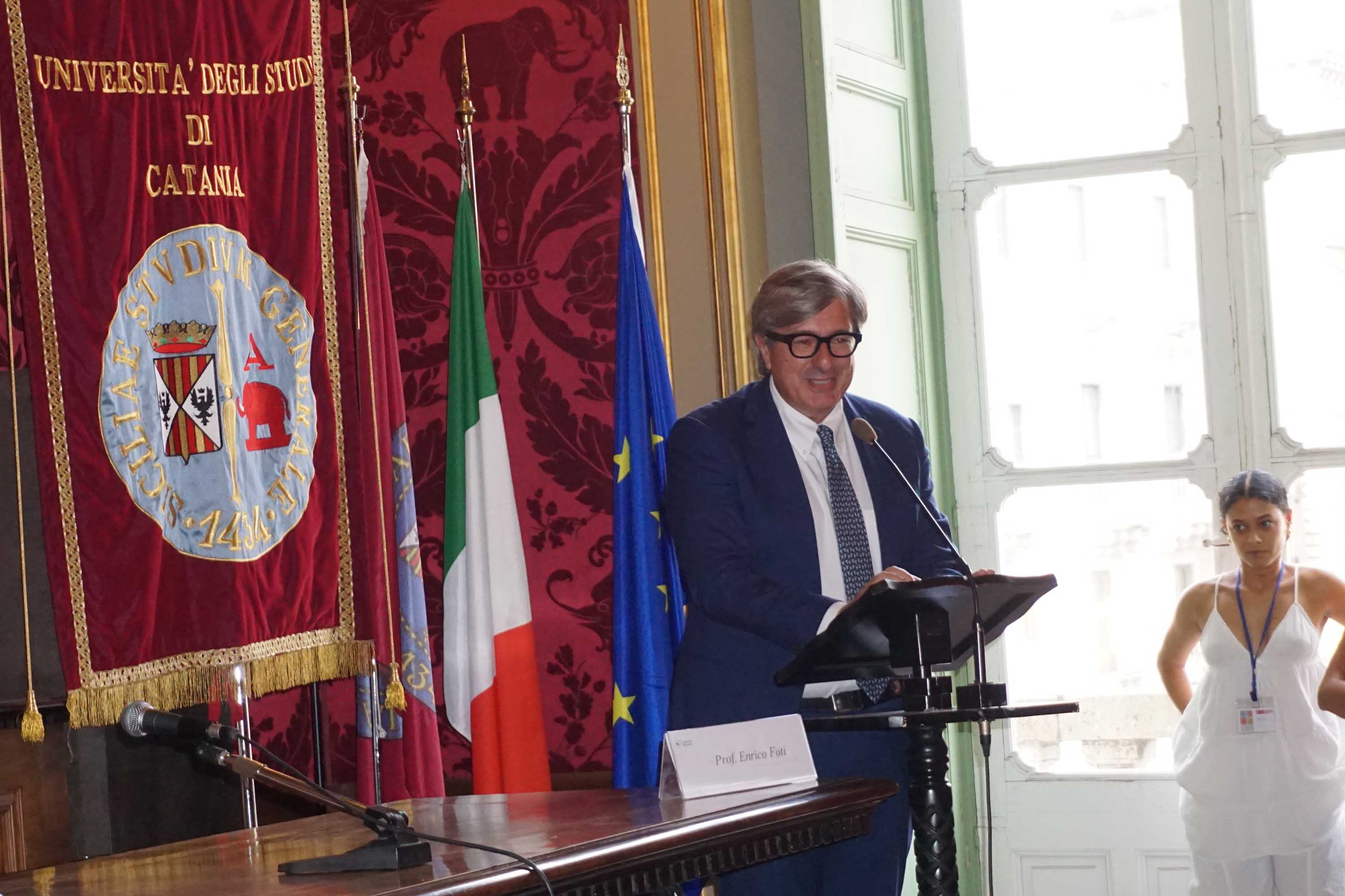 Un momento dell'intervento del rettore eletto Enrico Foti