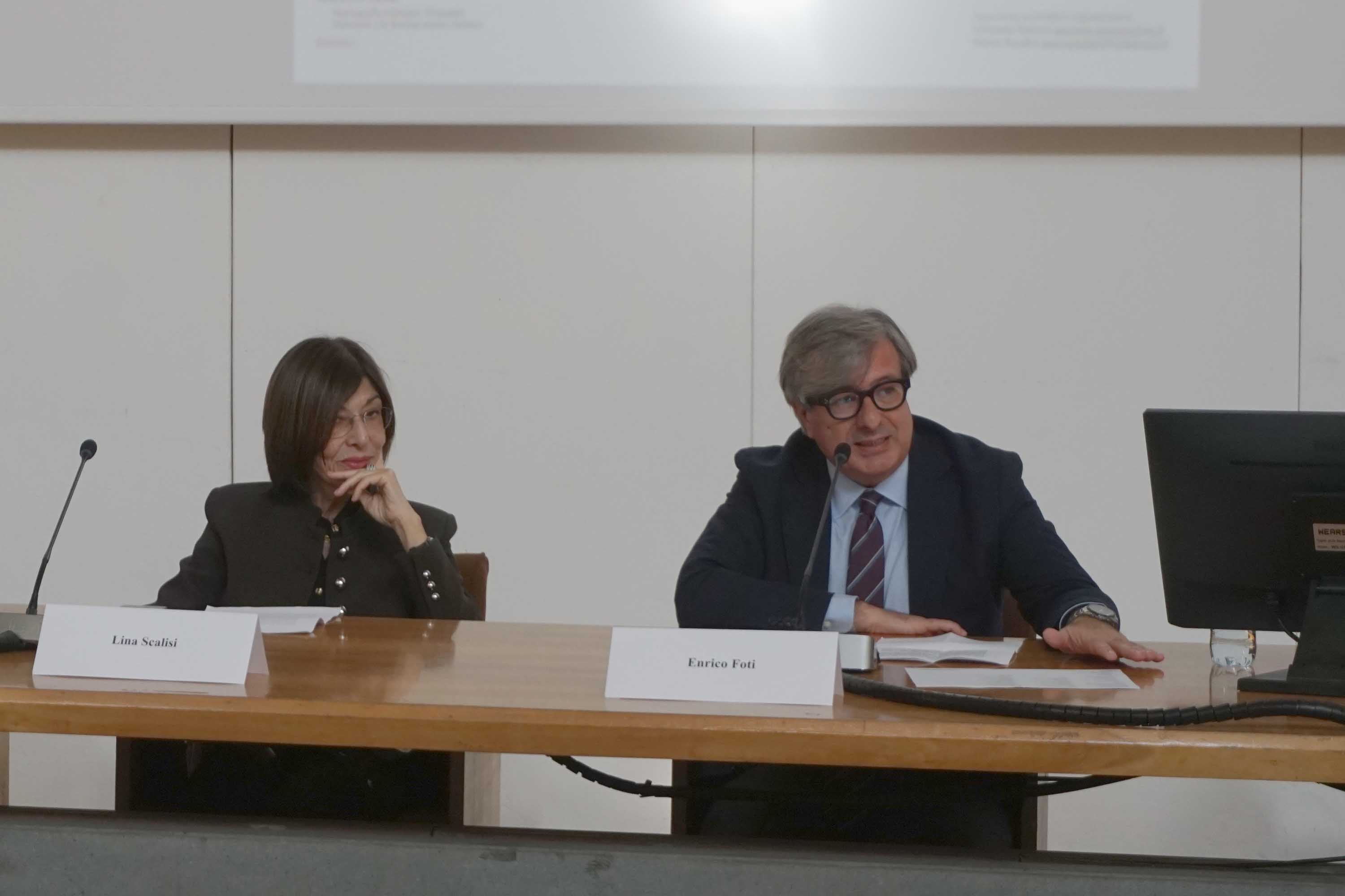 Un momento dell'intervento del rettore Enrico Foti