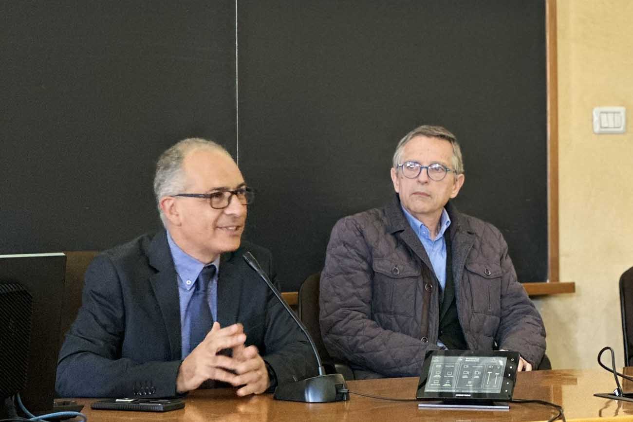 Un momento dell'intervento del prof. Sebastiano Battiato