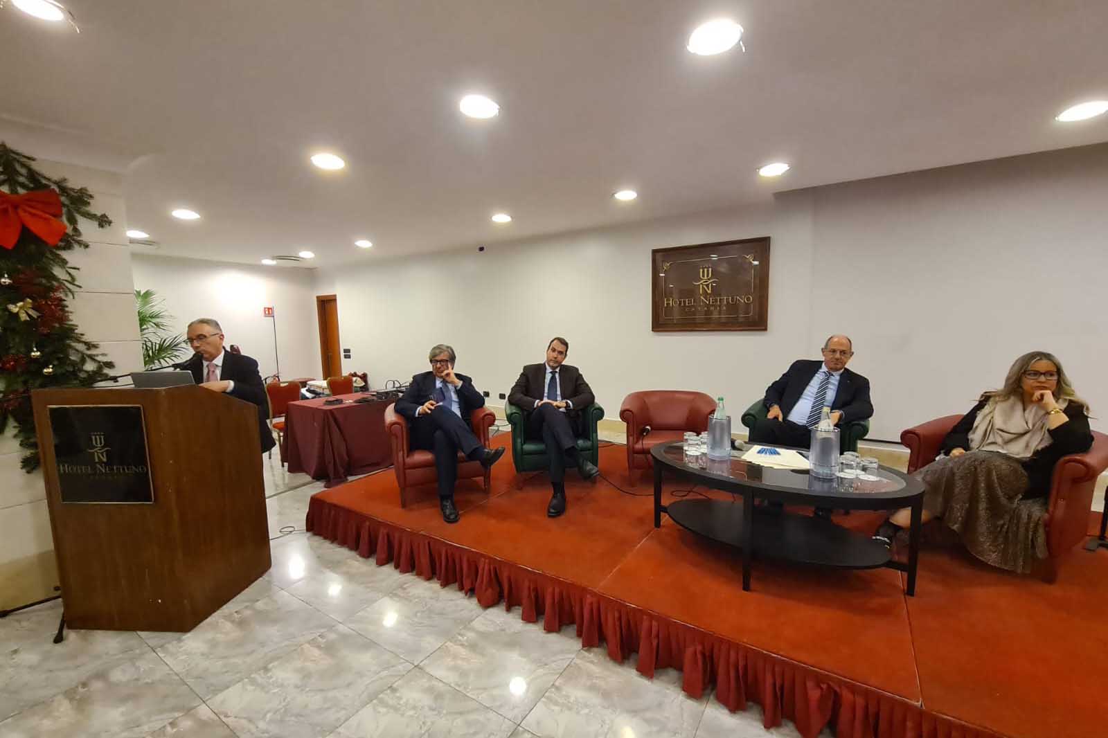 Un momento dell'intervento di Giovanni Schembra