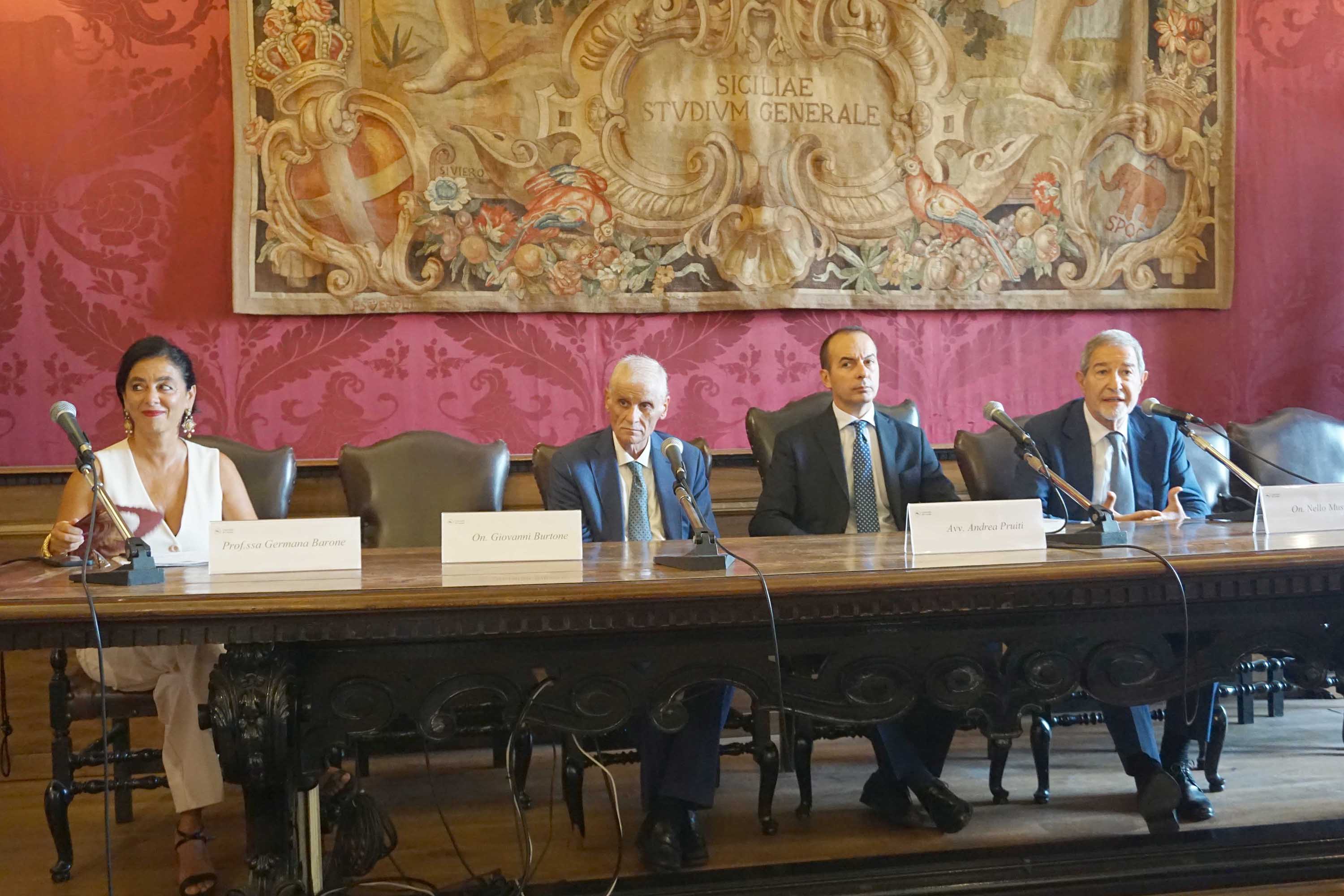 In foto da sinistra Germana Barone, Giovanni Burtone, Andrea Raiti e Nello Musumeci