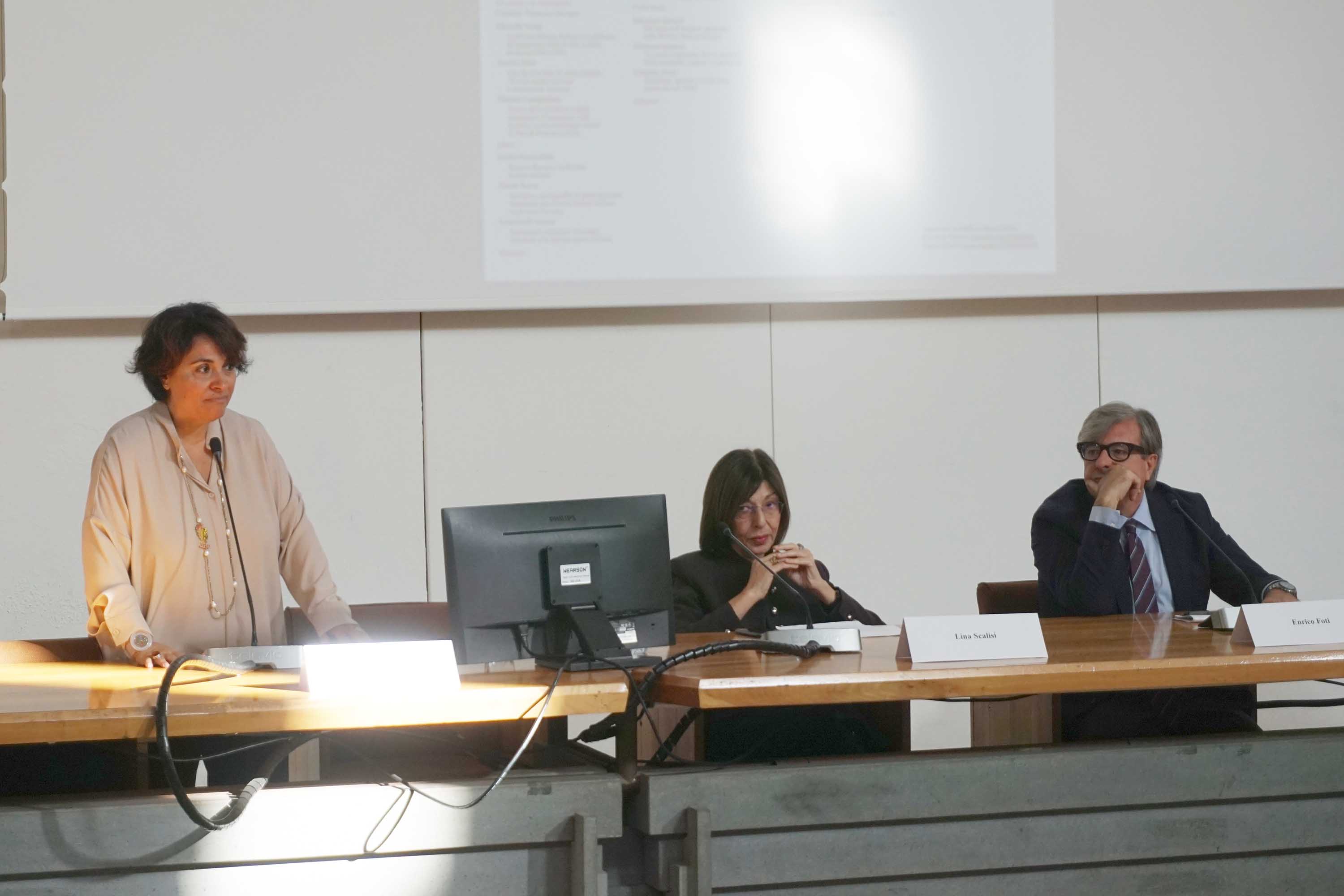 Un momento dell'intervento della prof.ssa Stefania Rimini