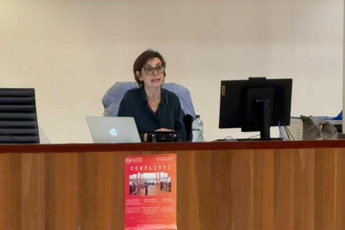 Un momento dell'intervento della prof.ssa Daniela Melfa