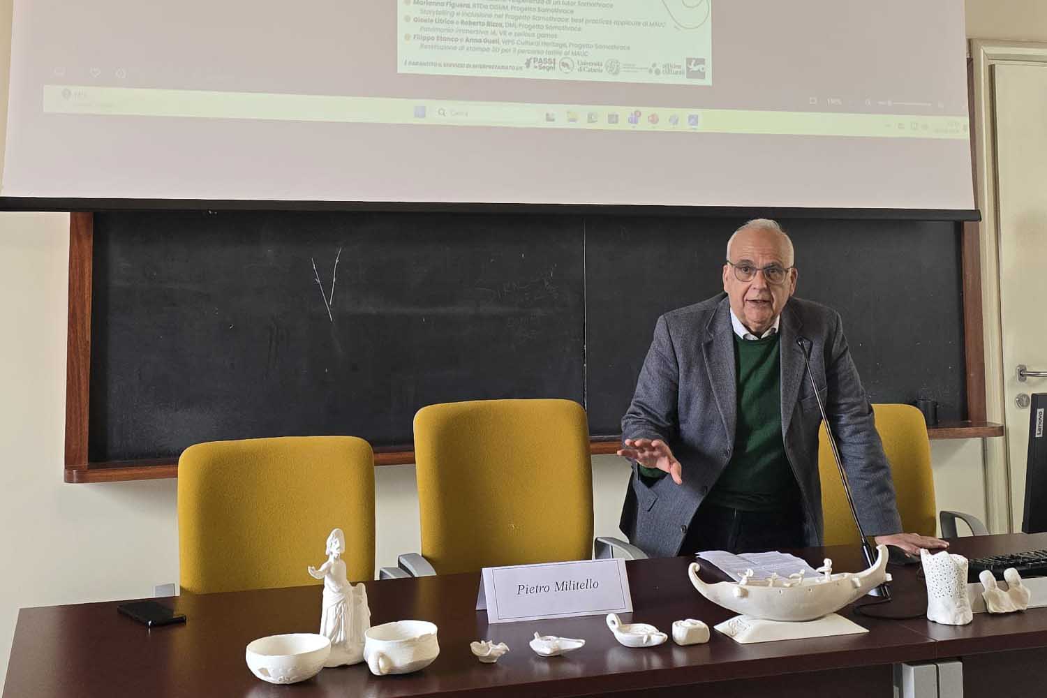 Un momento dell'intervento del prof. Pietro M. Militello