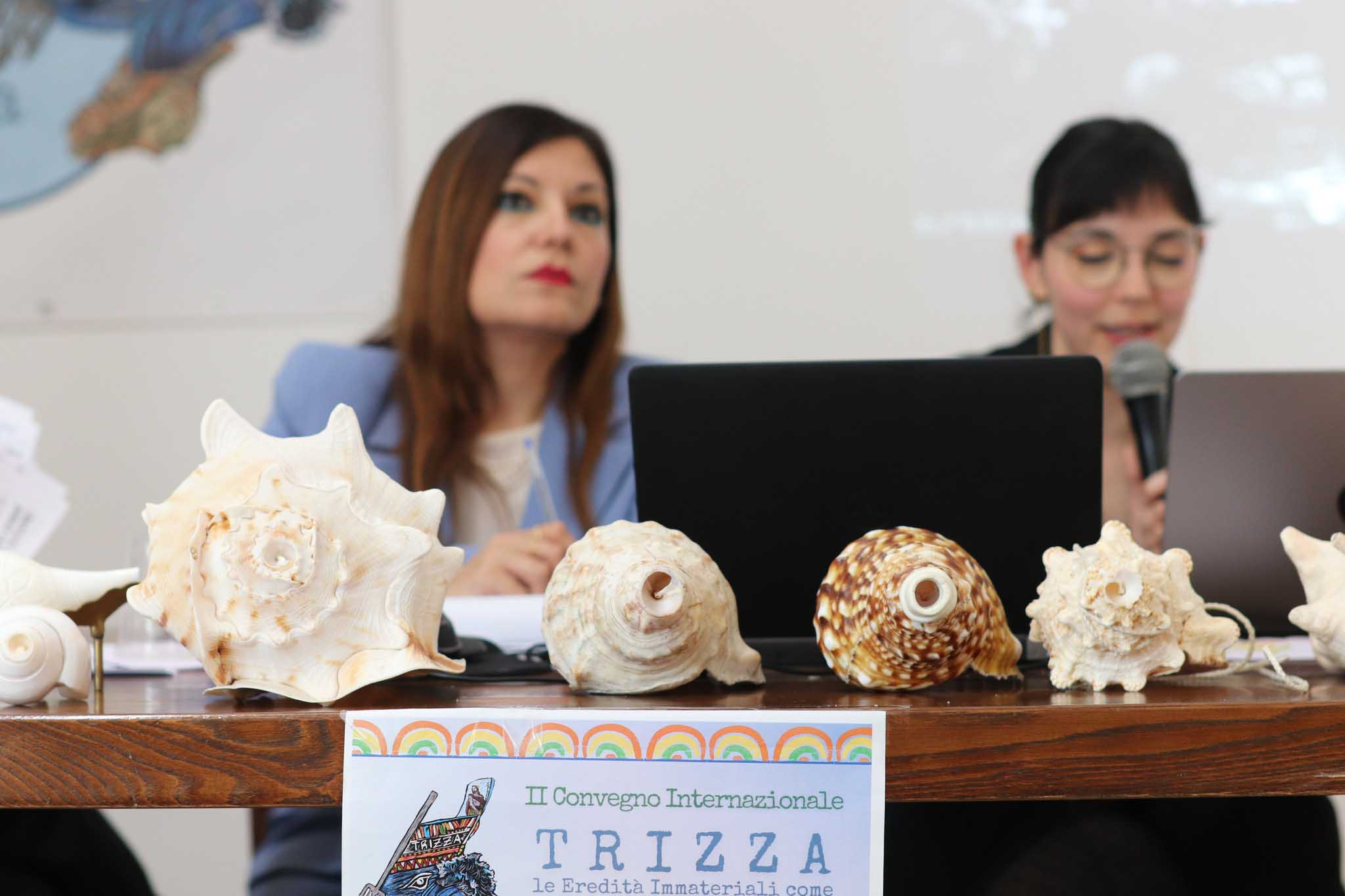 In foto in primo piano le brogne e sullo sfondo Marisilia Spironello e Elena Bonaccorso