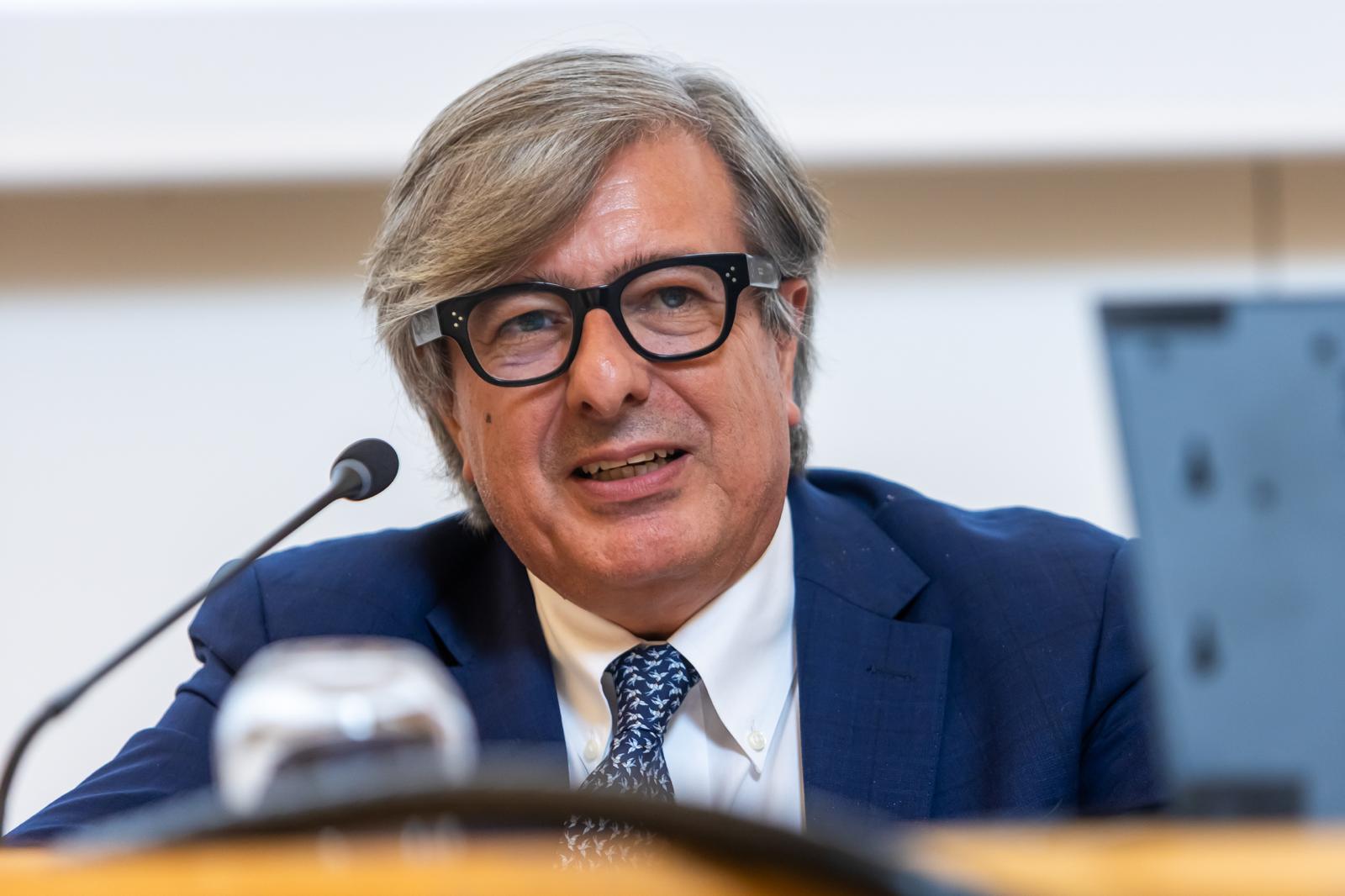 Un momento dell'intervento del rettore Enrico Foti