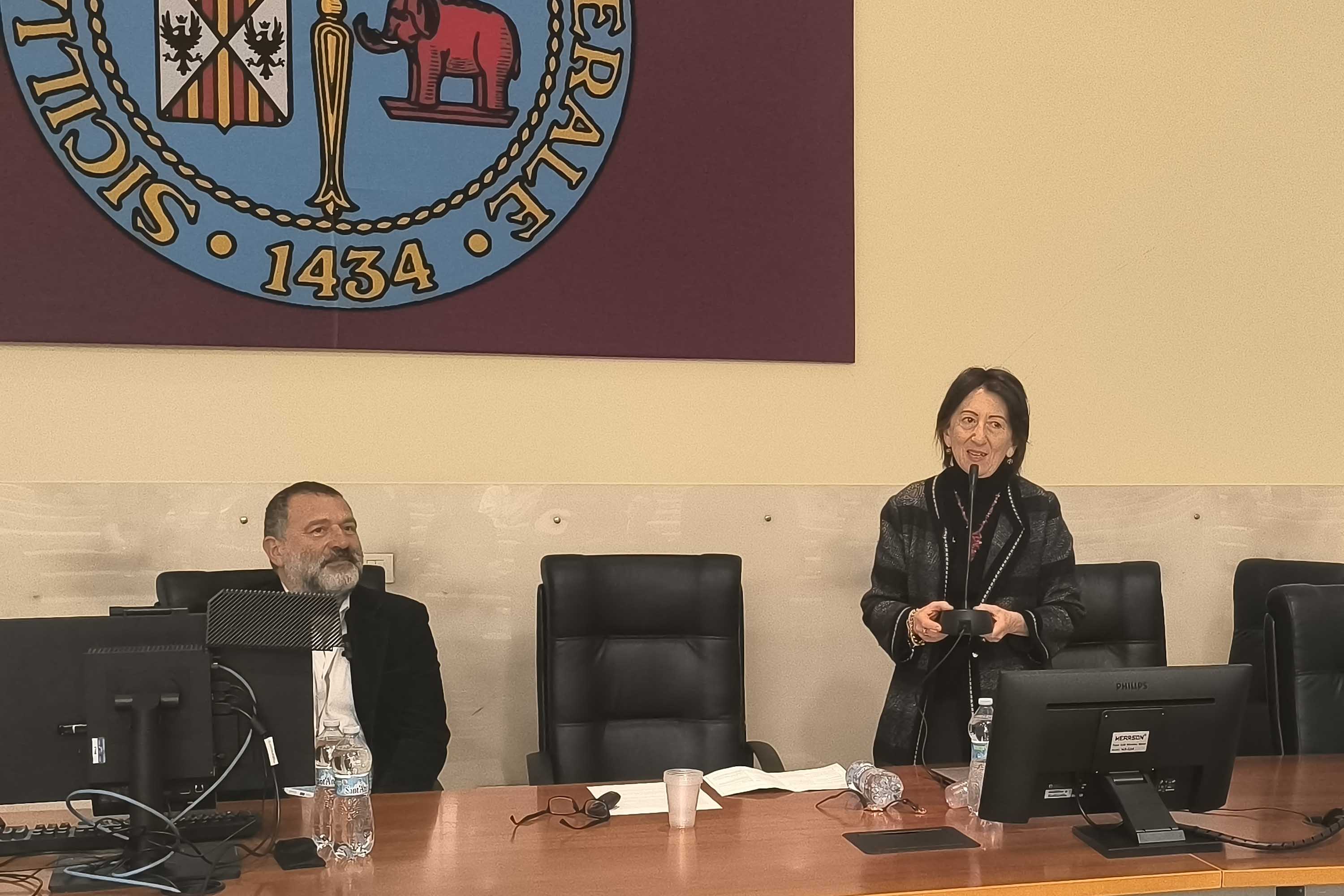 Un momento dell'intervento della prof.ssa Francesca Longo
