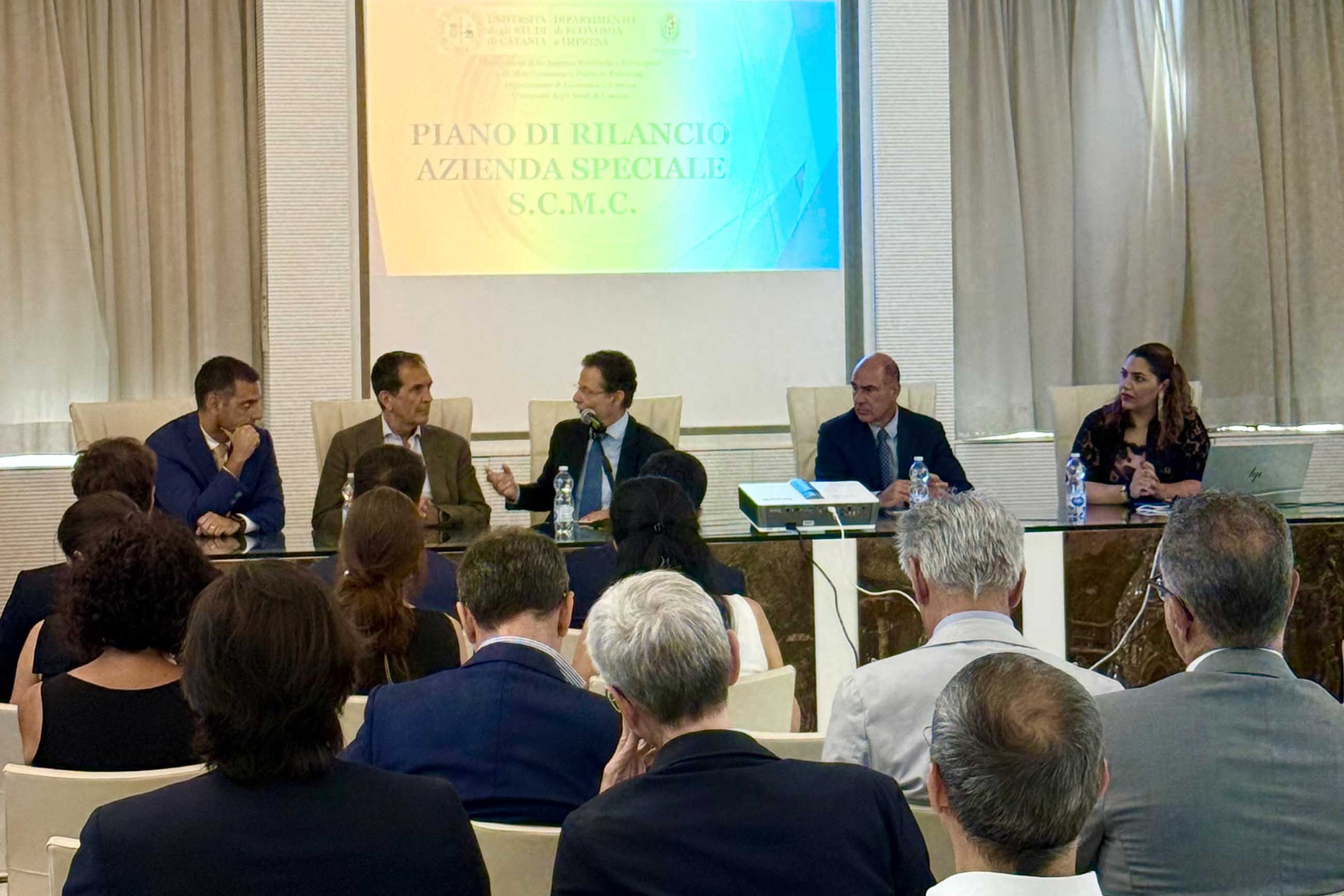 Un momento dell'intervento del rettore Francesco Priolo