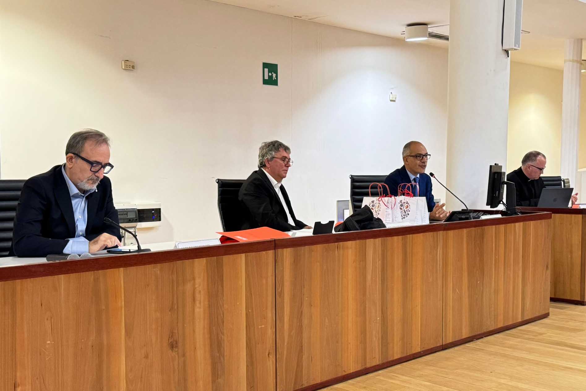 Il tavolo dei relatori