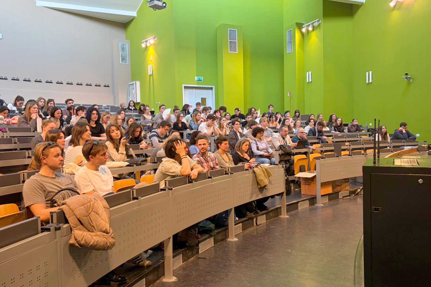 La platea di studentesse e studenti 