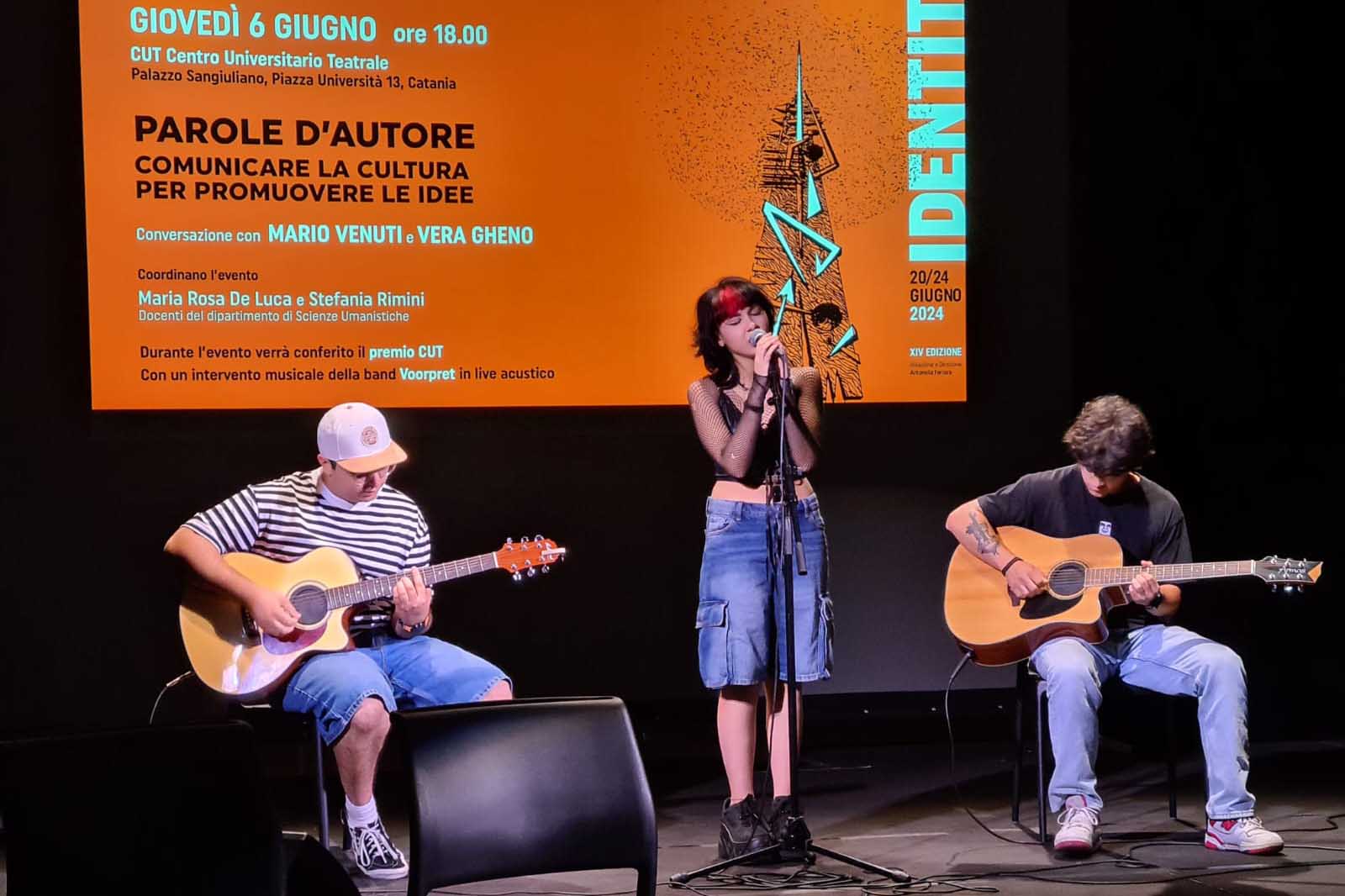 Un momento dell'esibizione della band Voorpret