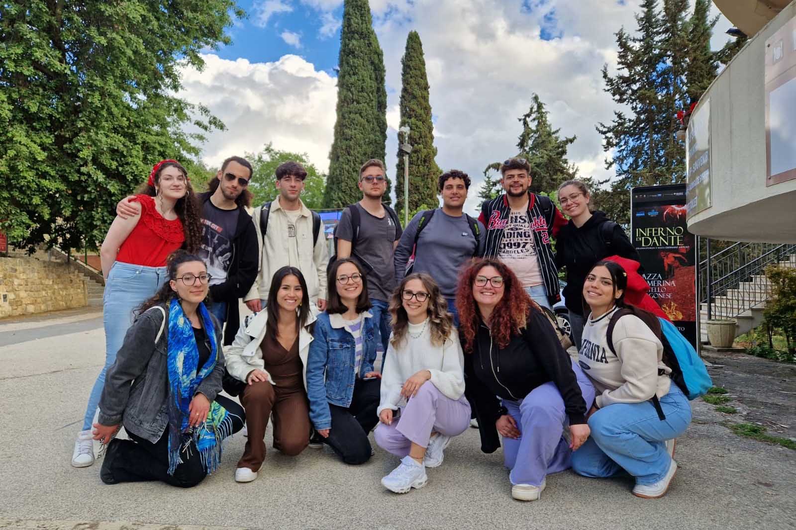 sds ragusa gruppo di studenti