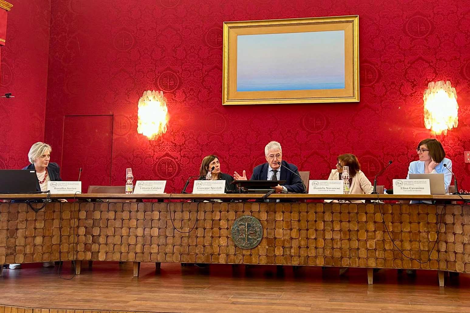 Un momento dell'intervento del prof. Giuseppe Speciale