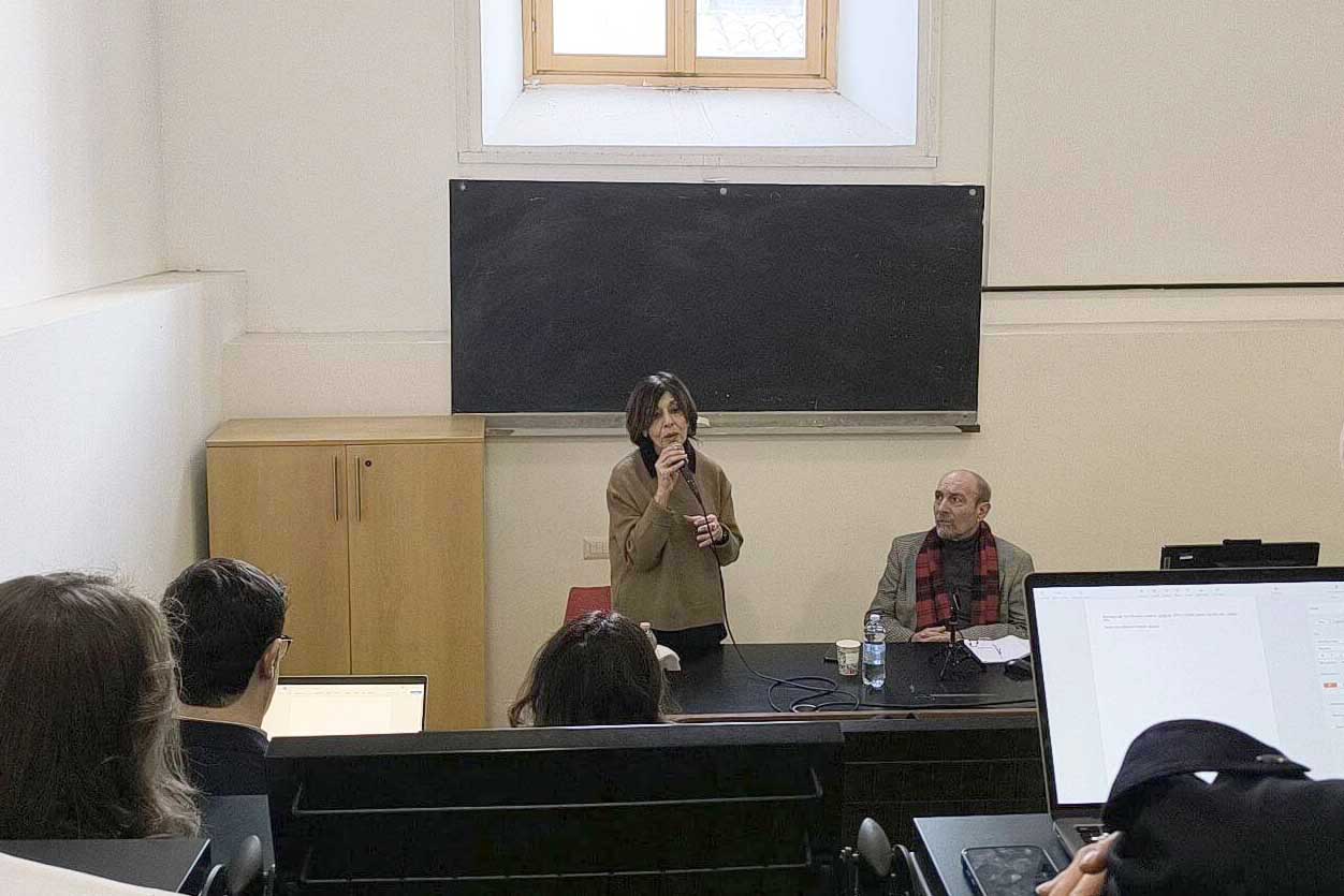 Un momento dell'intervento della prorettrice Lina Scalisi, al suo fianco Raffaele Tamalio