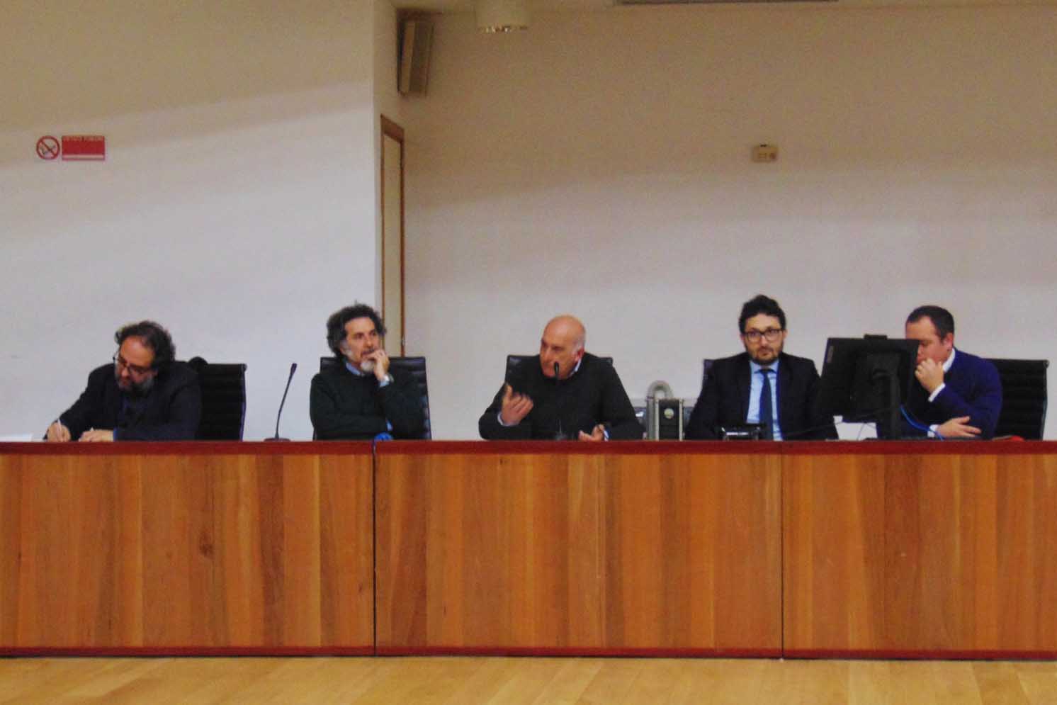 Il tavolo dei relatori dell’incontro nell’Auditorium del Monastero dei Benedettini