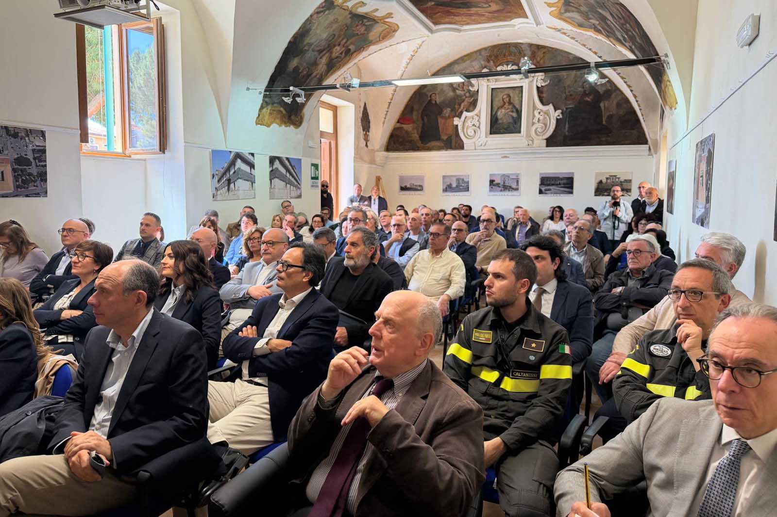 Pubblico presente all'incontro