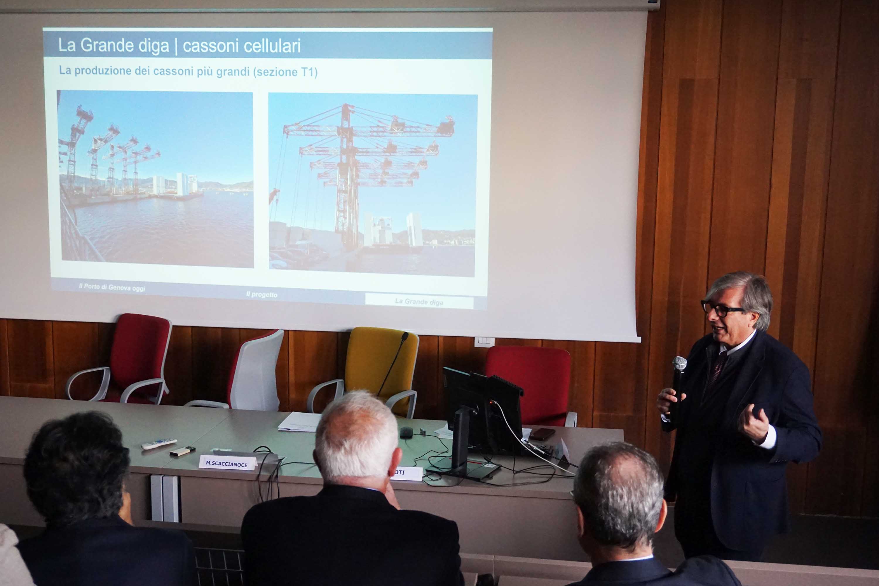 Un momento dell'intervento del prof. Enrico Foti