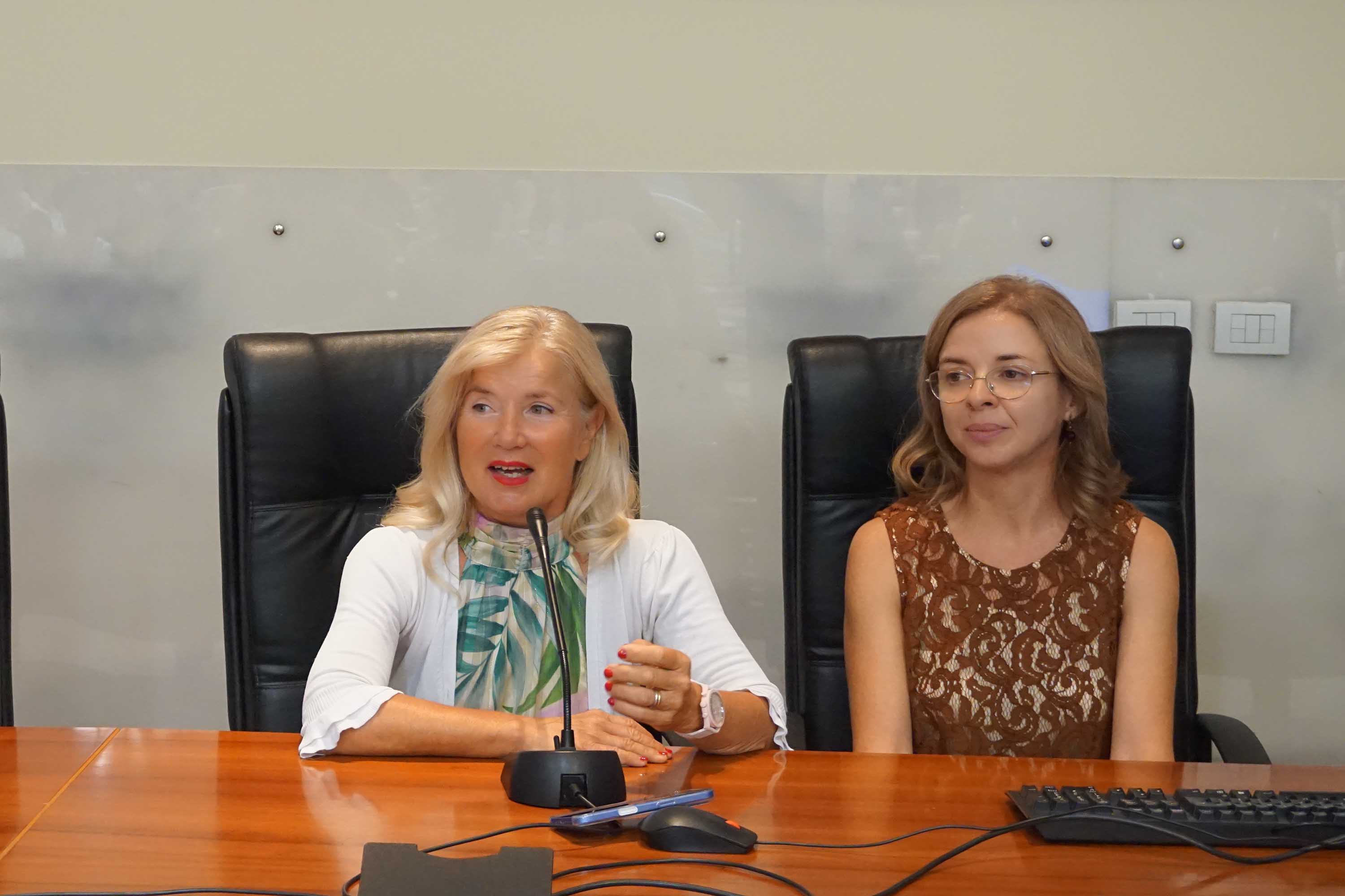 In foto da sinistra la prof.ssa Maria Alessandra Ragusa e la dott.ssa Giusy Catanese