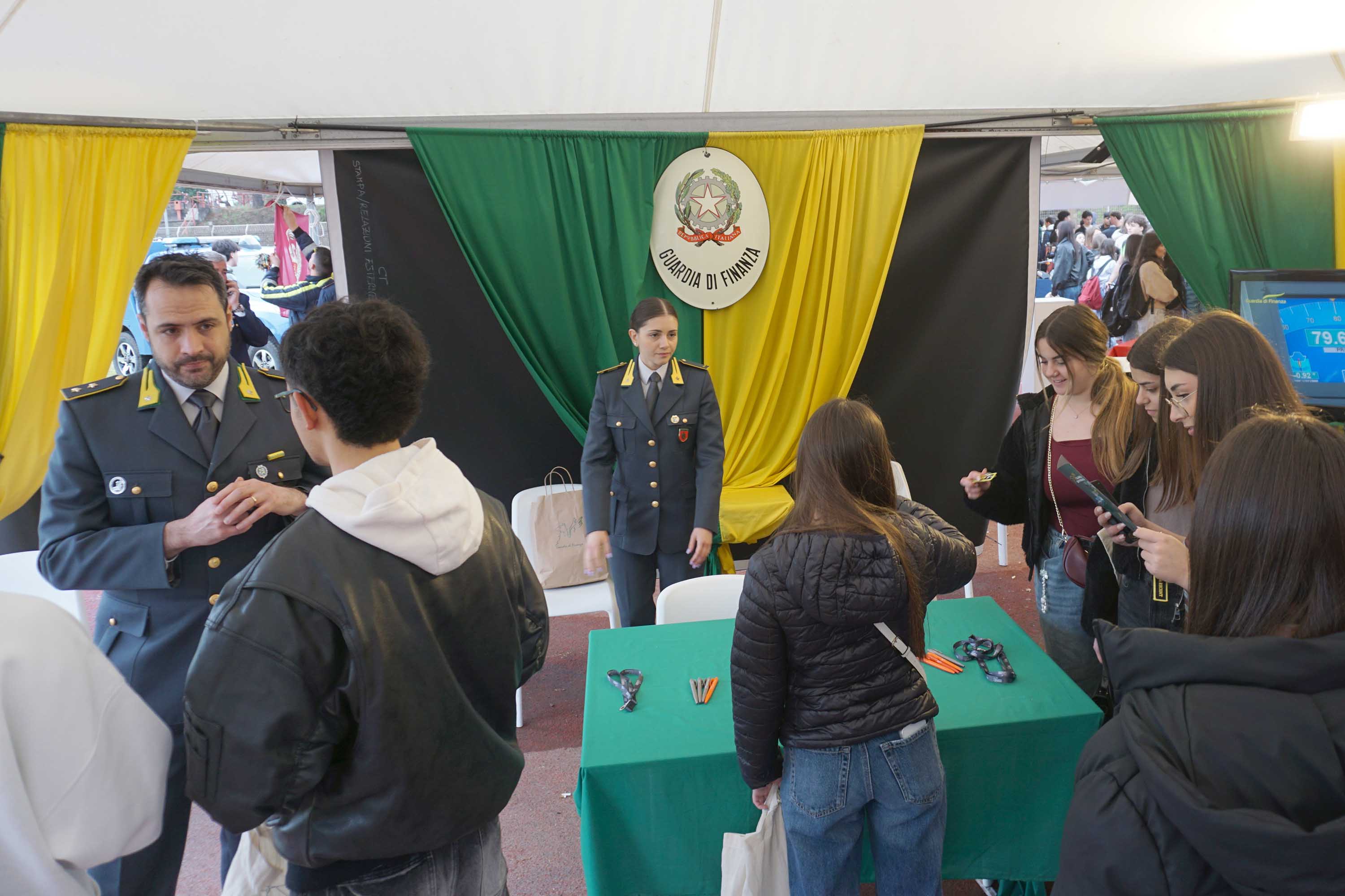 Lo stand della Guardia di Finanza