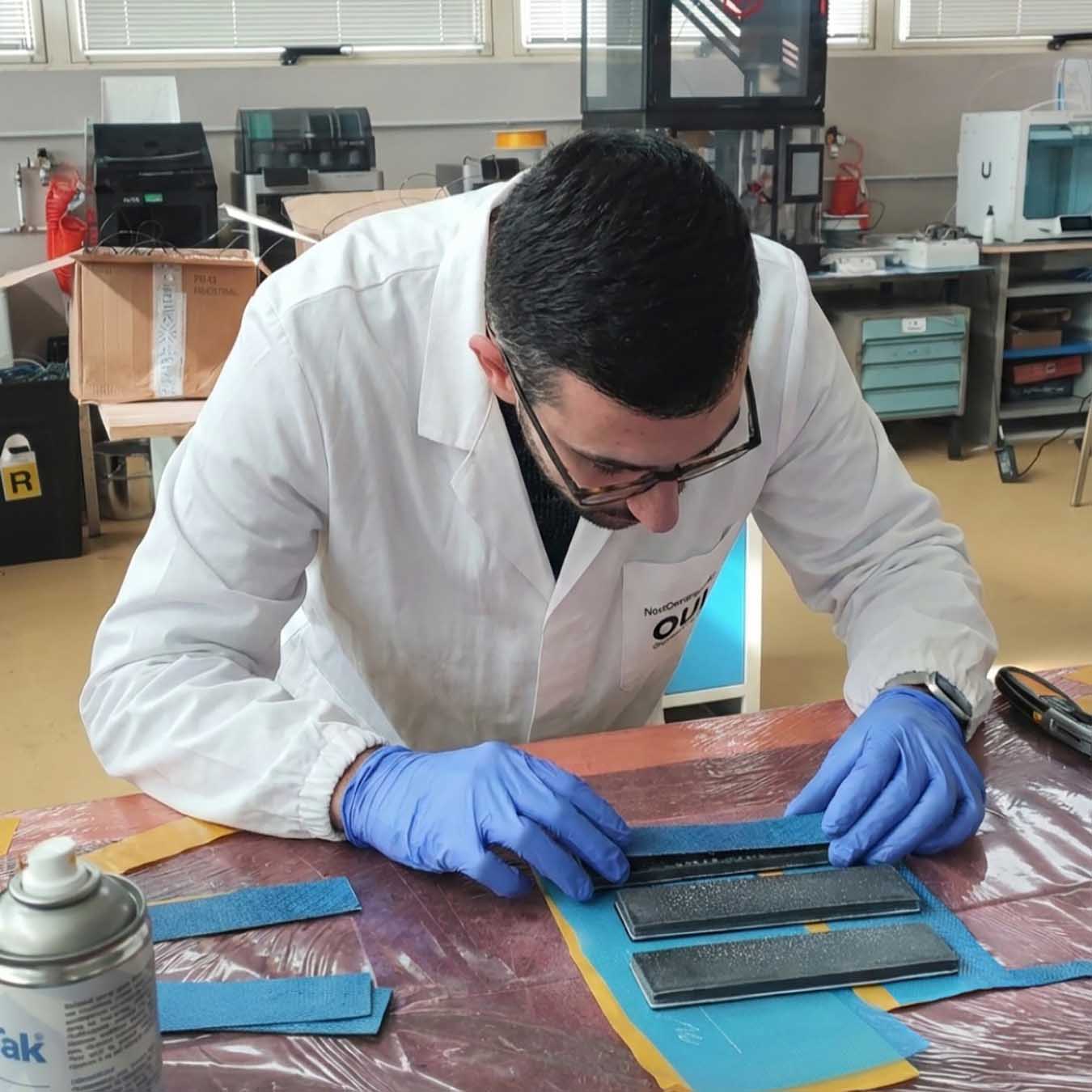 Matteo Melardi in laboratorio