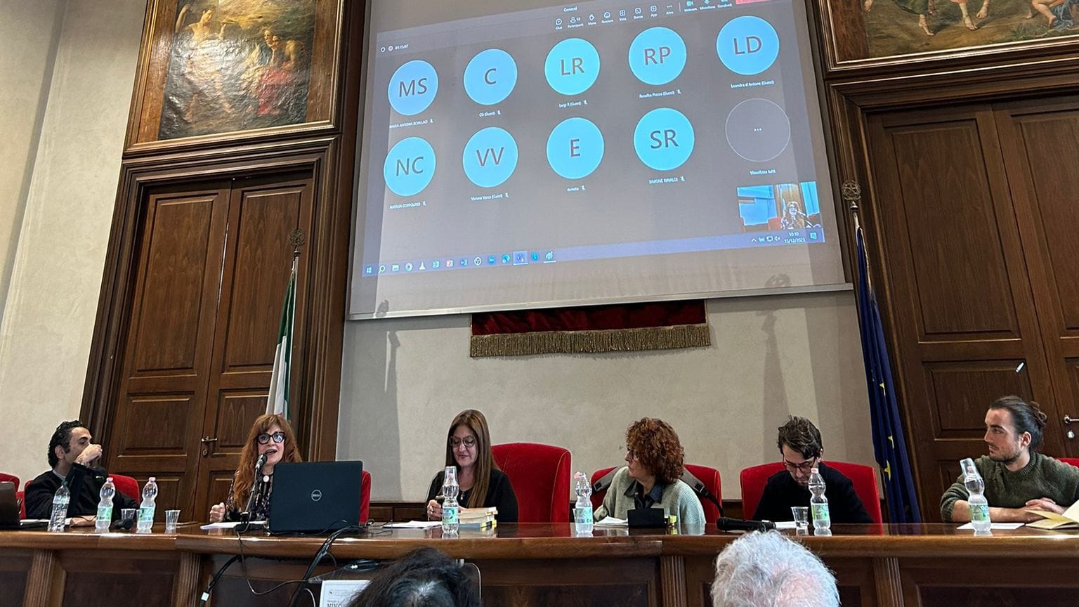 Un momento dell'intervento della prof.ssa Pinella Di Gregorio