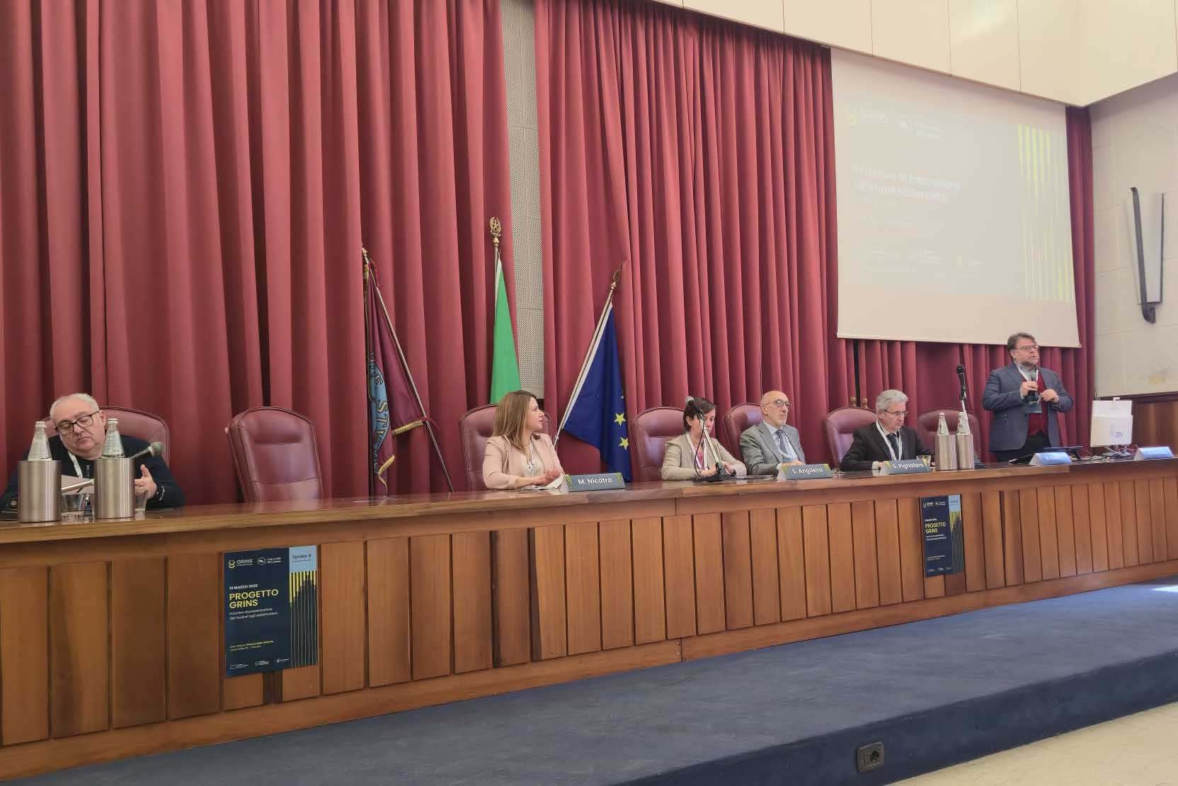 Un momento dell'intervento del prof. Marco Romano