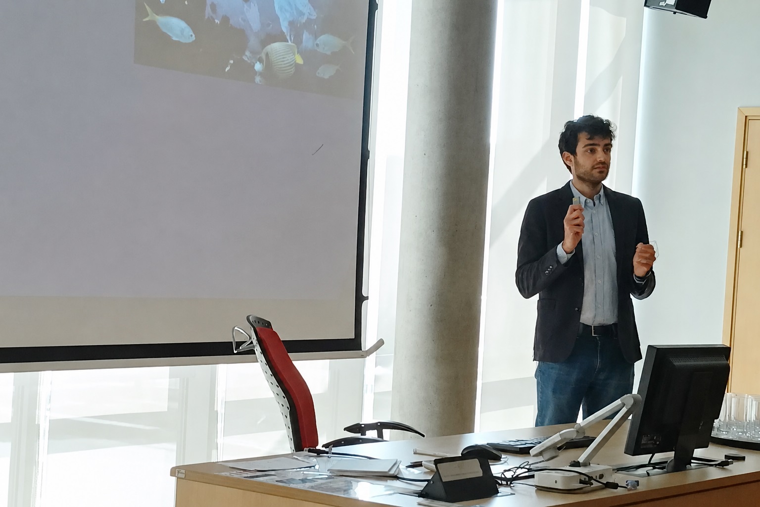In foto Federico Ursino mentre illustra il progetto "Accura" alla finale internazionale della Eunice Imagine Innovation Cup 2026
