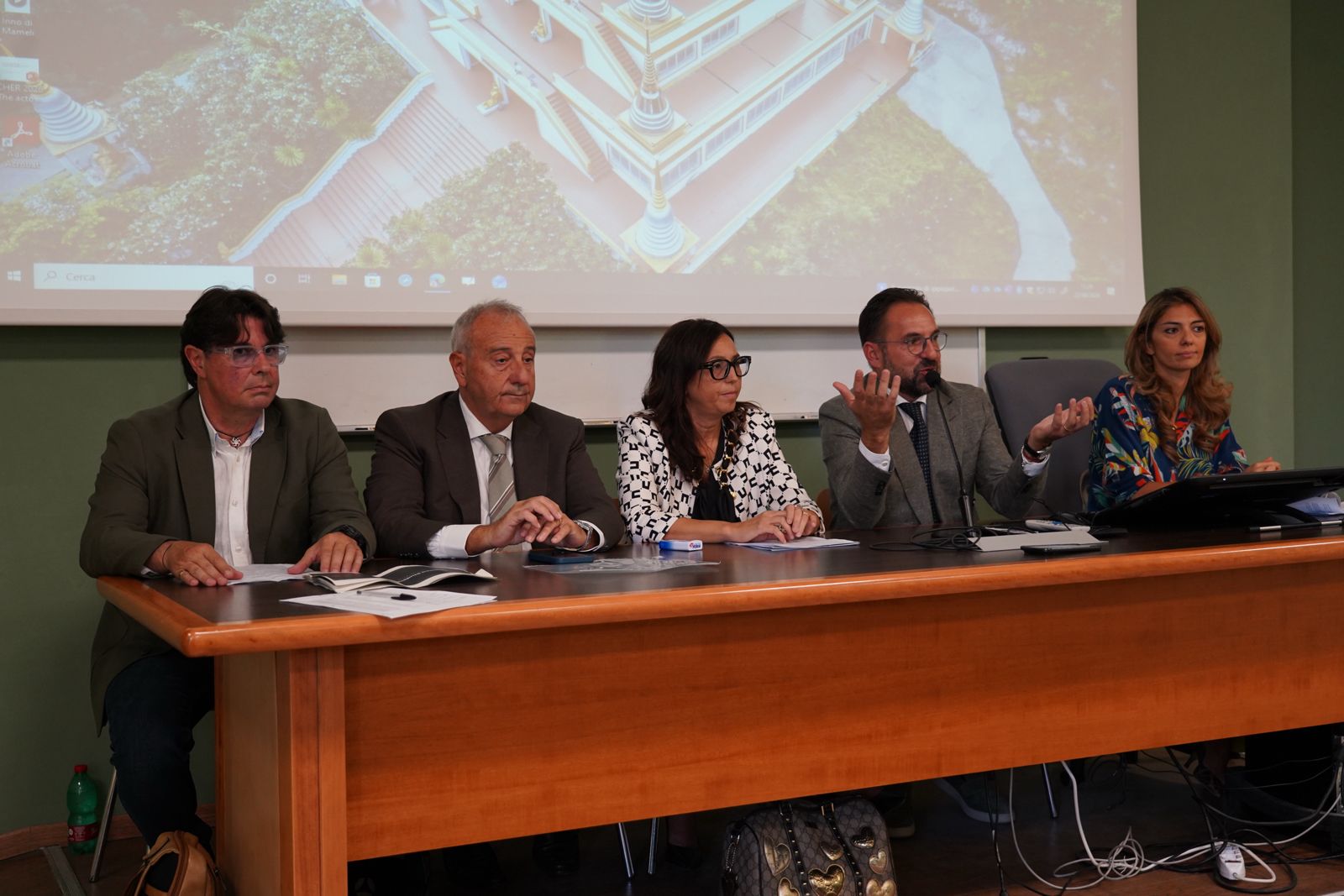 Un momento dell'intervento di Giuseppe Laganga Senzio