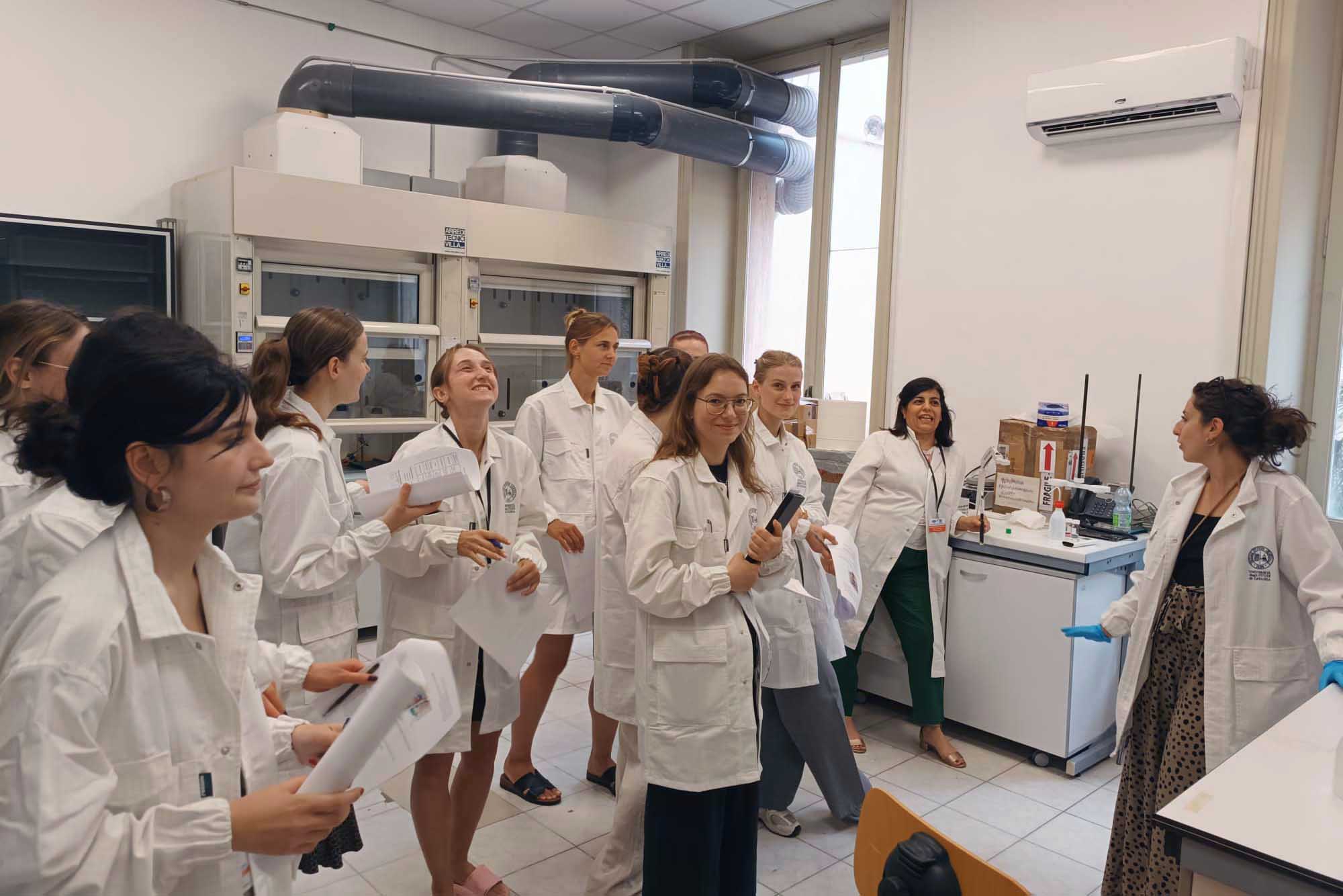 Un momento delle attività laboratoriali