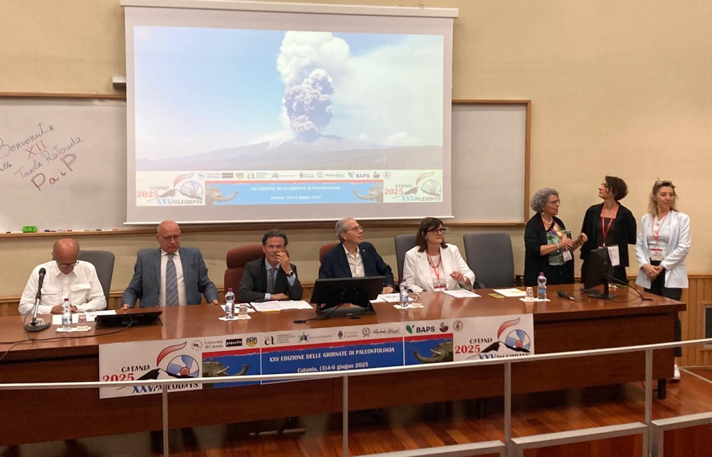 Da sinistra Luigi Bignami, Lino Cirrincione, Francesco Priolo, Daniele Condorelli, Annalisa Ferretti e le organizzatrici Antonietta Rosso, Emanuela Di Martino e Rossana Sanfilippo