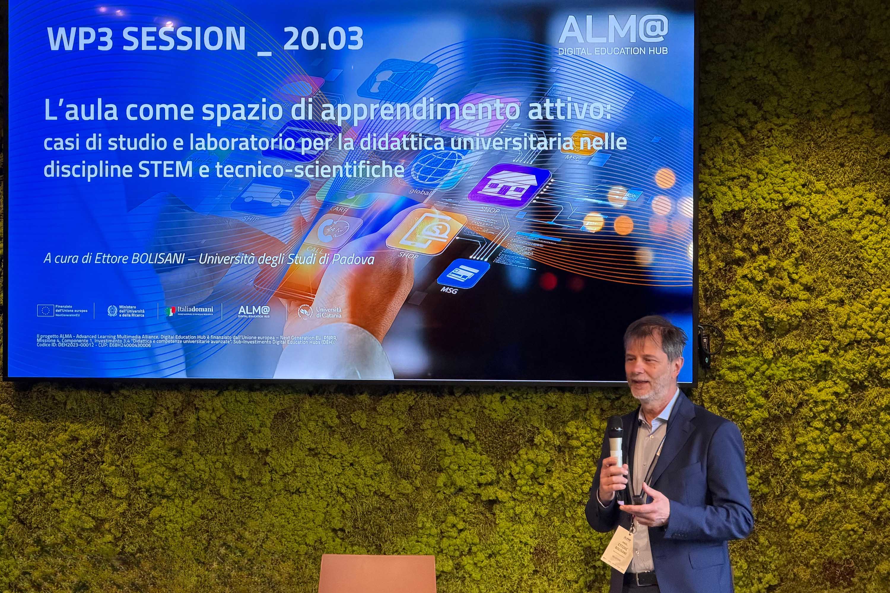 Un momento dell'intervento del prof. Ettore Bolisani