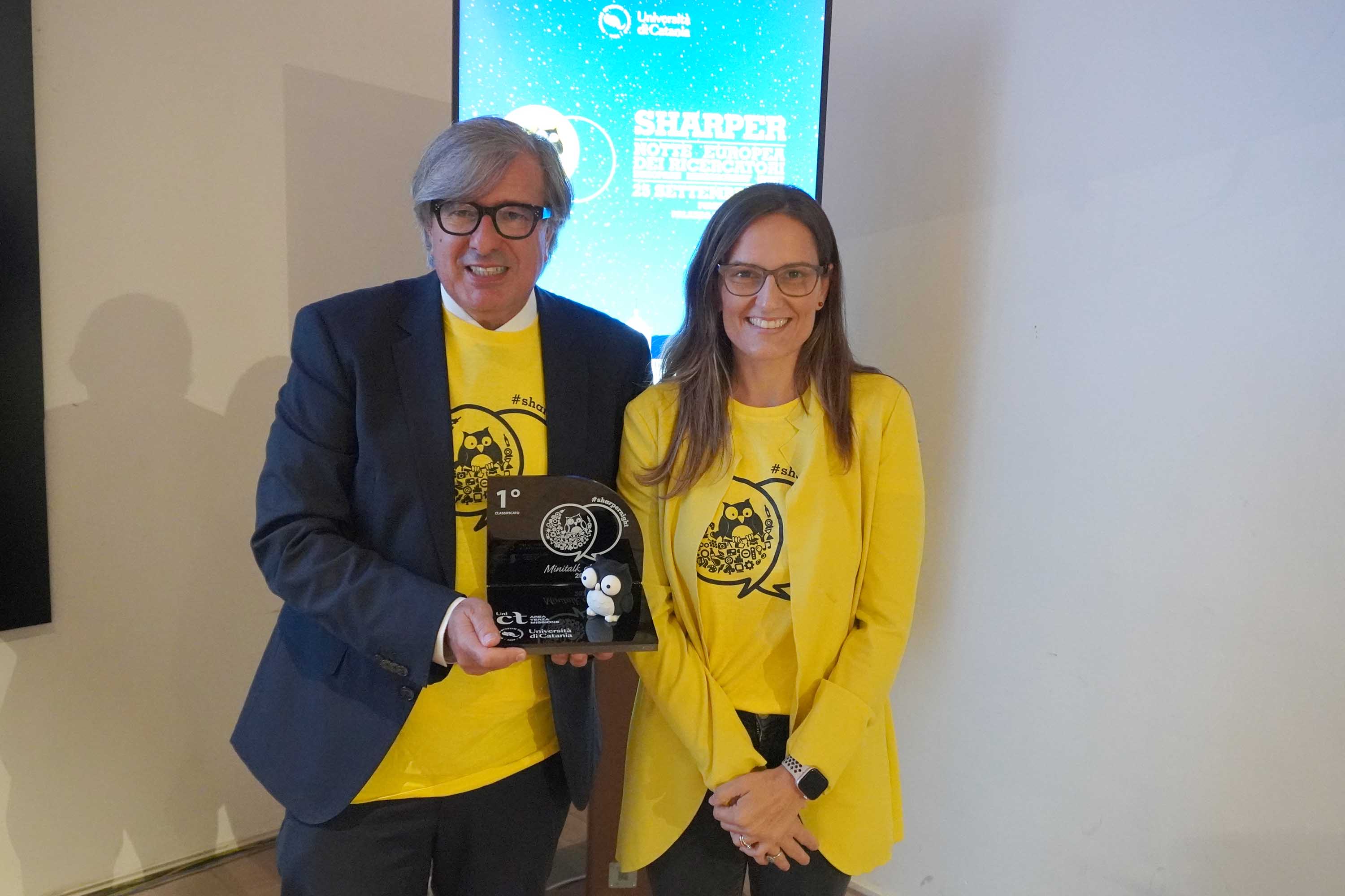 Il rettore Enrico Foti premia Giulia Russo