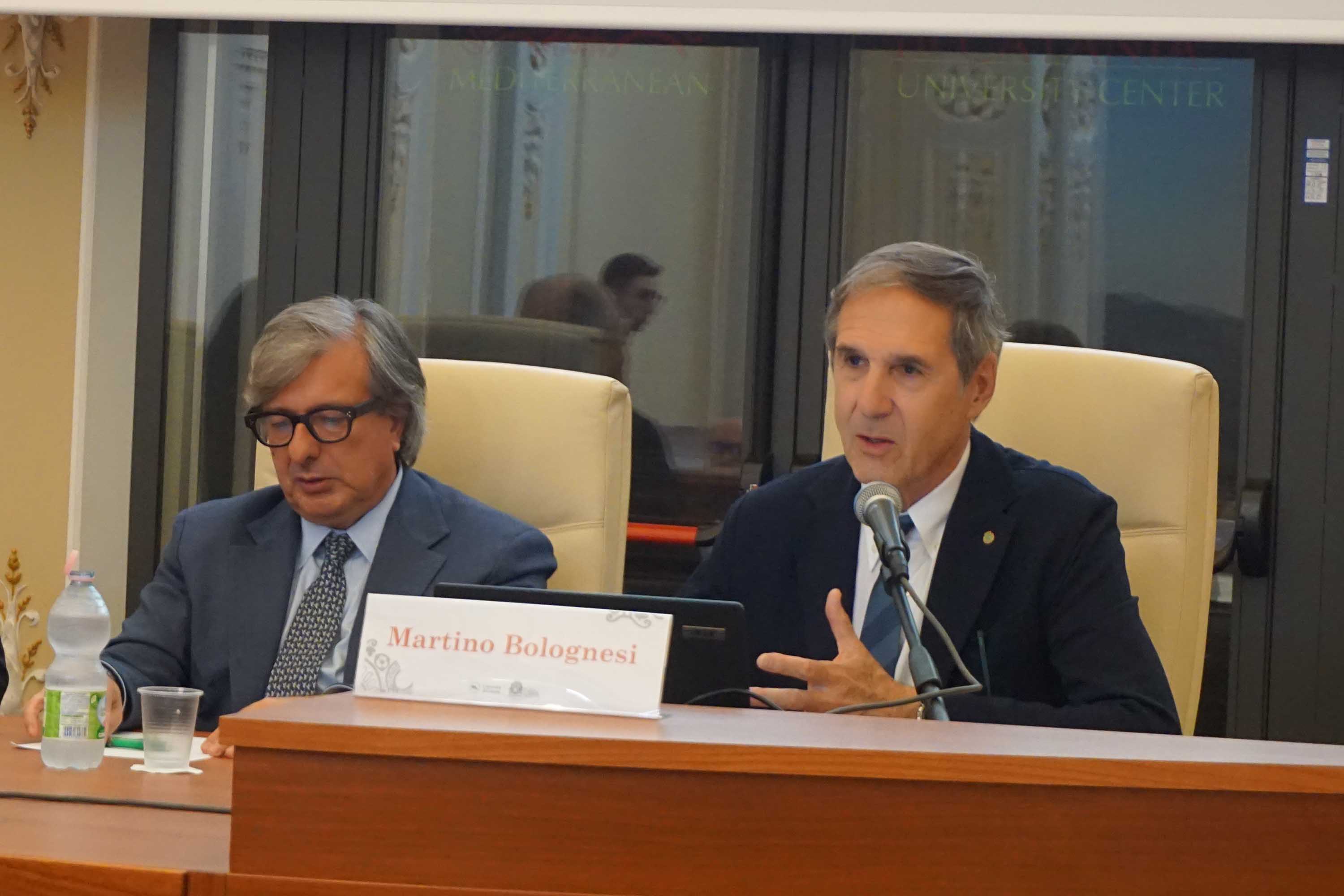 Un momento dell'intervento del prof. Martino Bolognesi