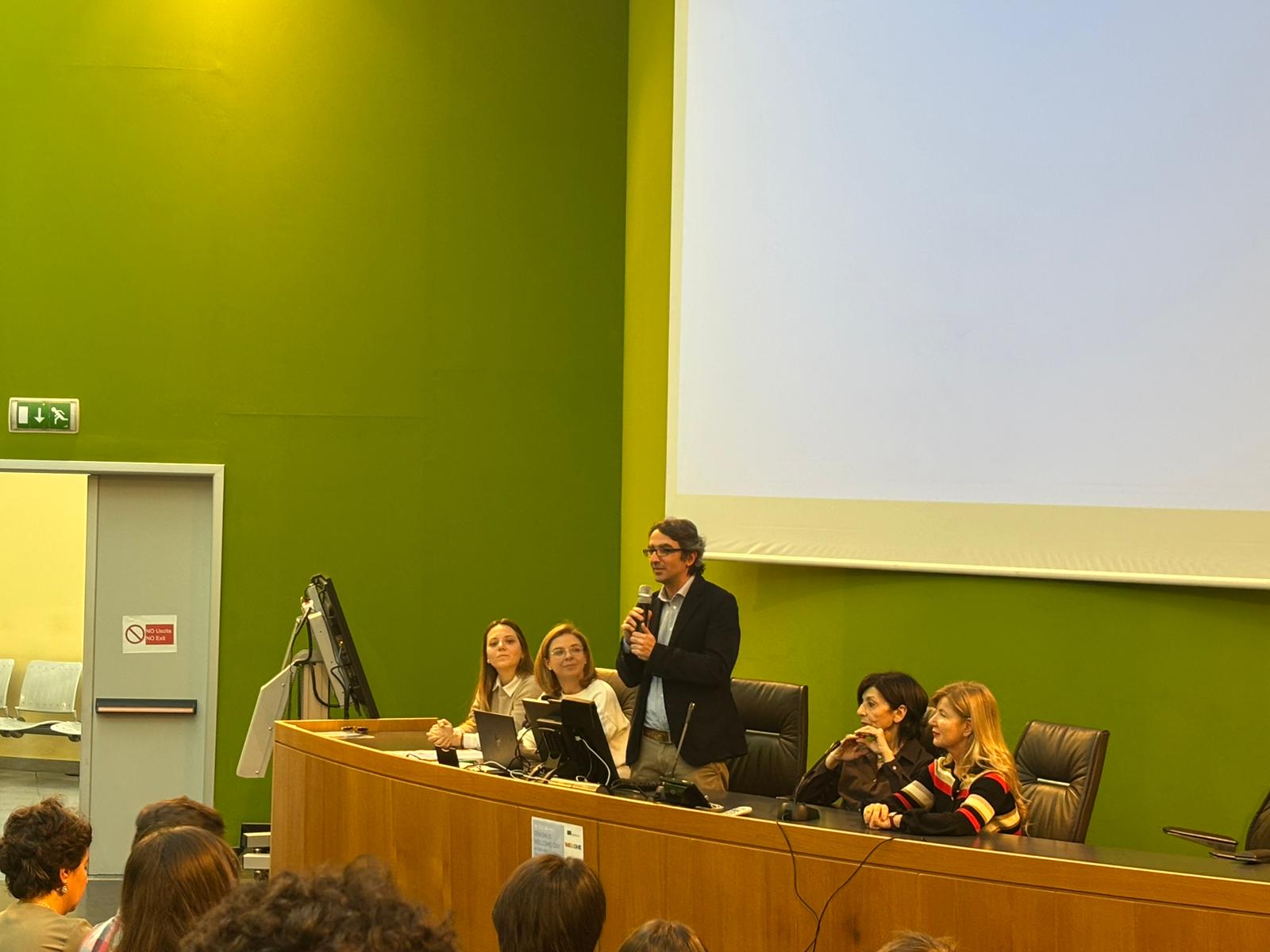 Il tavolo dei relatori durante la presentazione dei servizi e delle attività dedicate agli studenti Erasmus