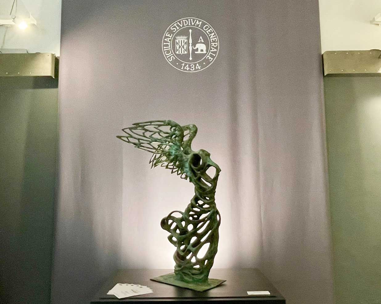 La Nike in miniatura di Carmelo Mendola